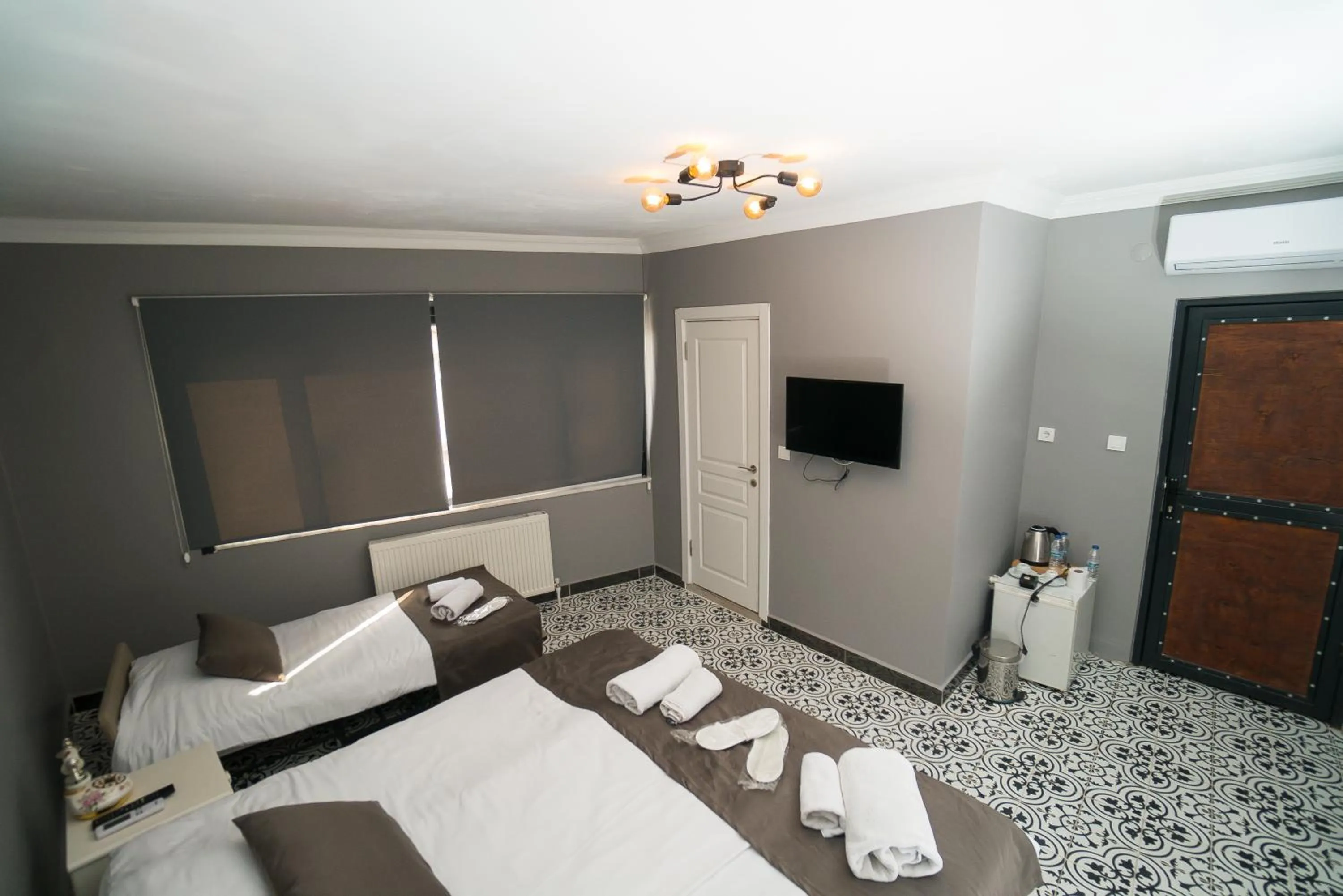 Photo of the whole room, Bed in HHK Hotel