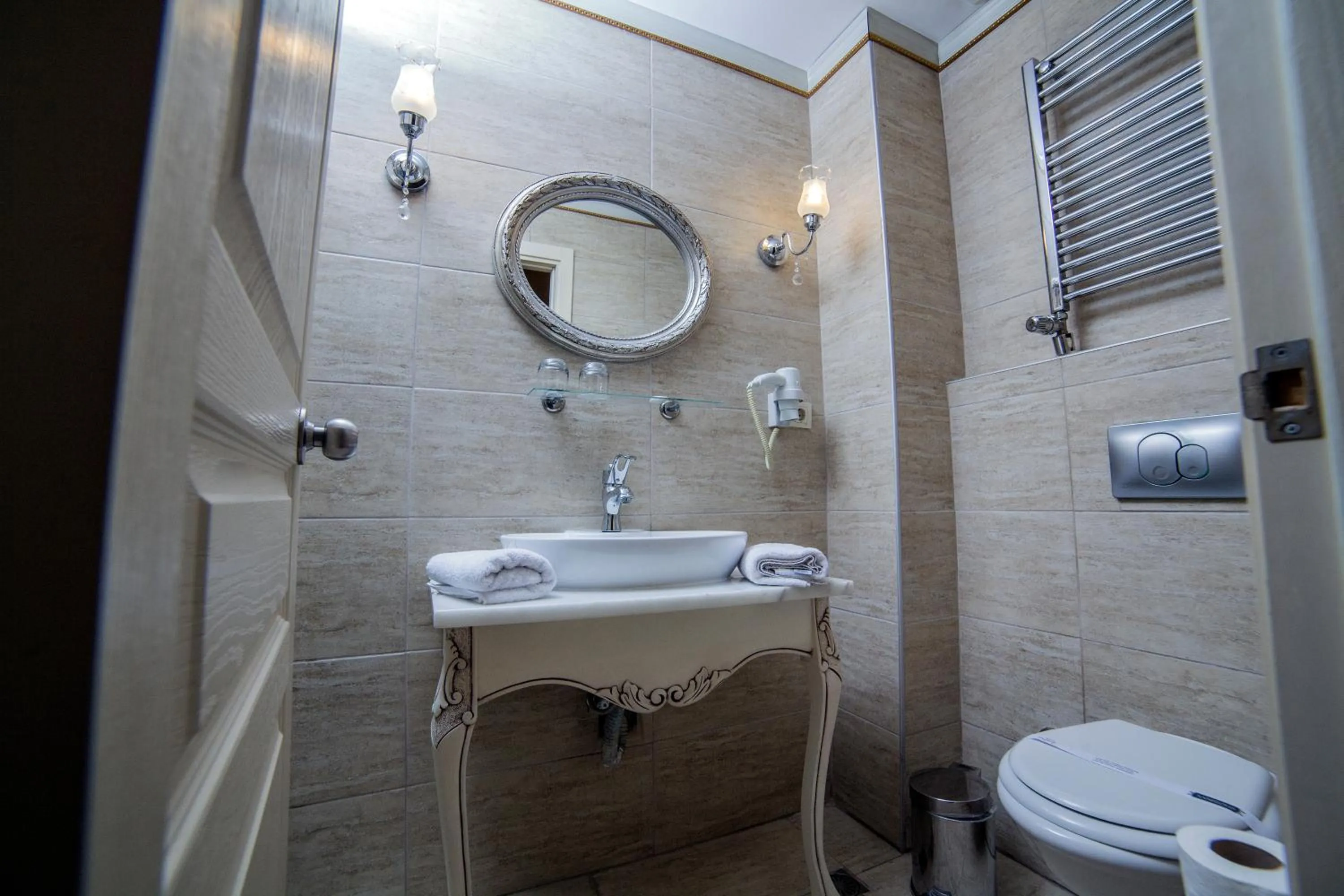 Bathroom in HHK Hotel