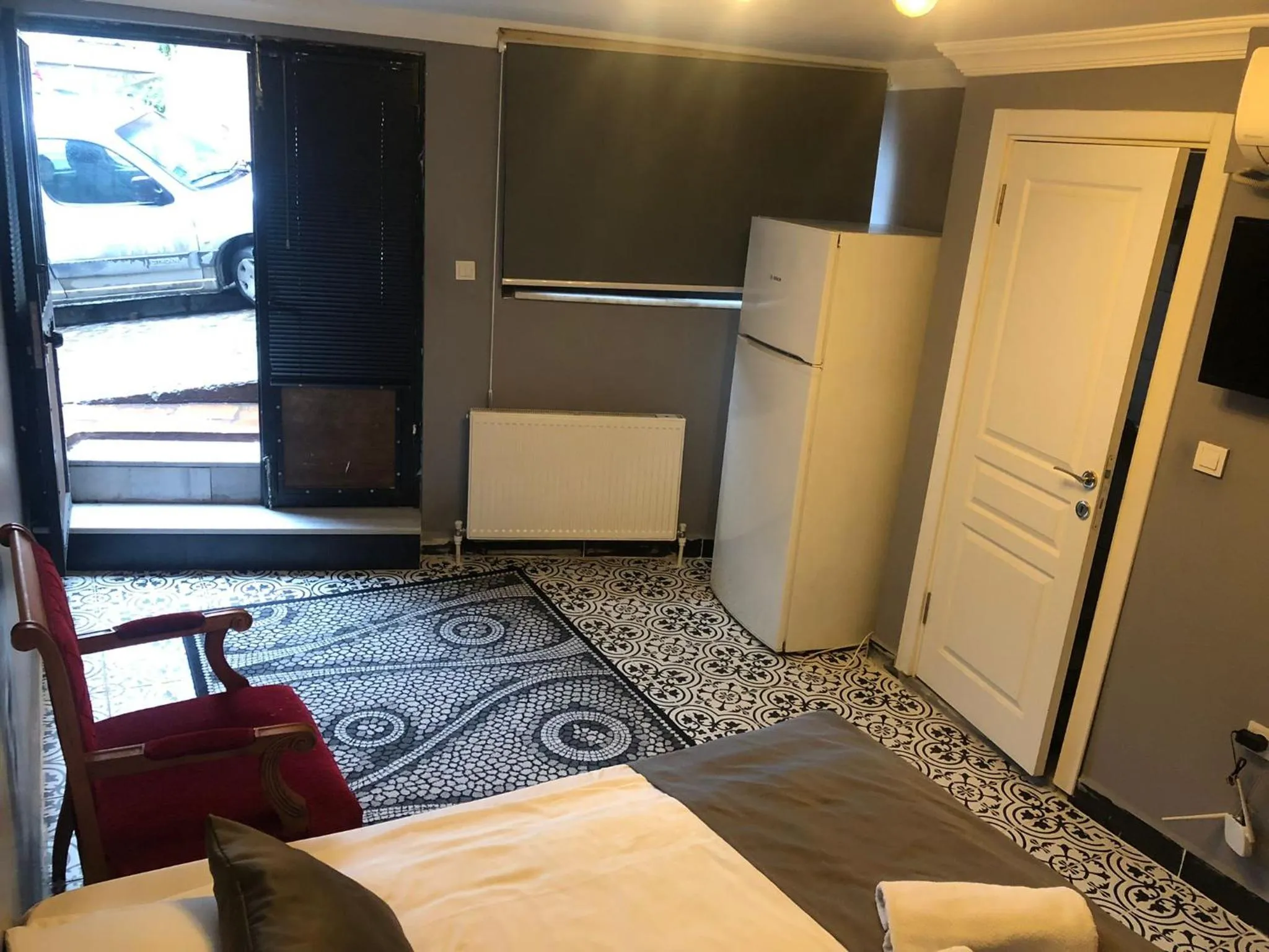 Photo of the whole room, Bed in HHK Hotel