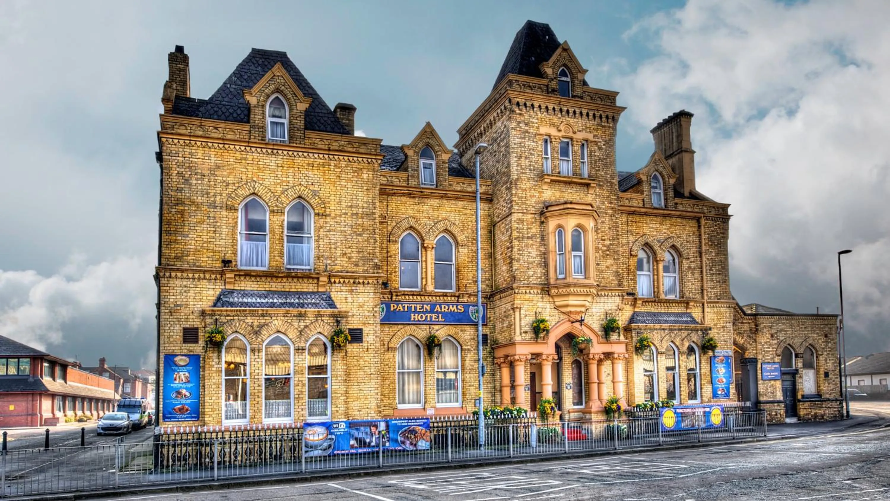 Facade/entrance in Patten Arms Hotel