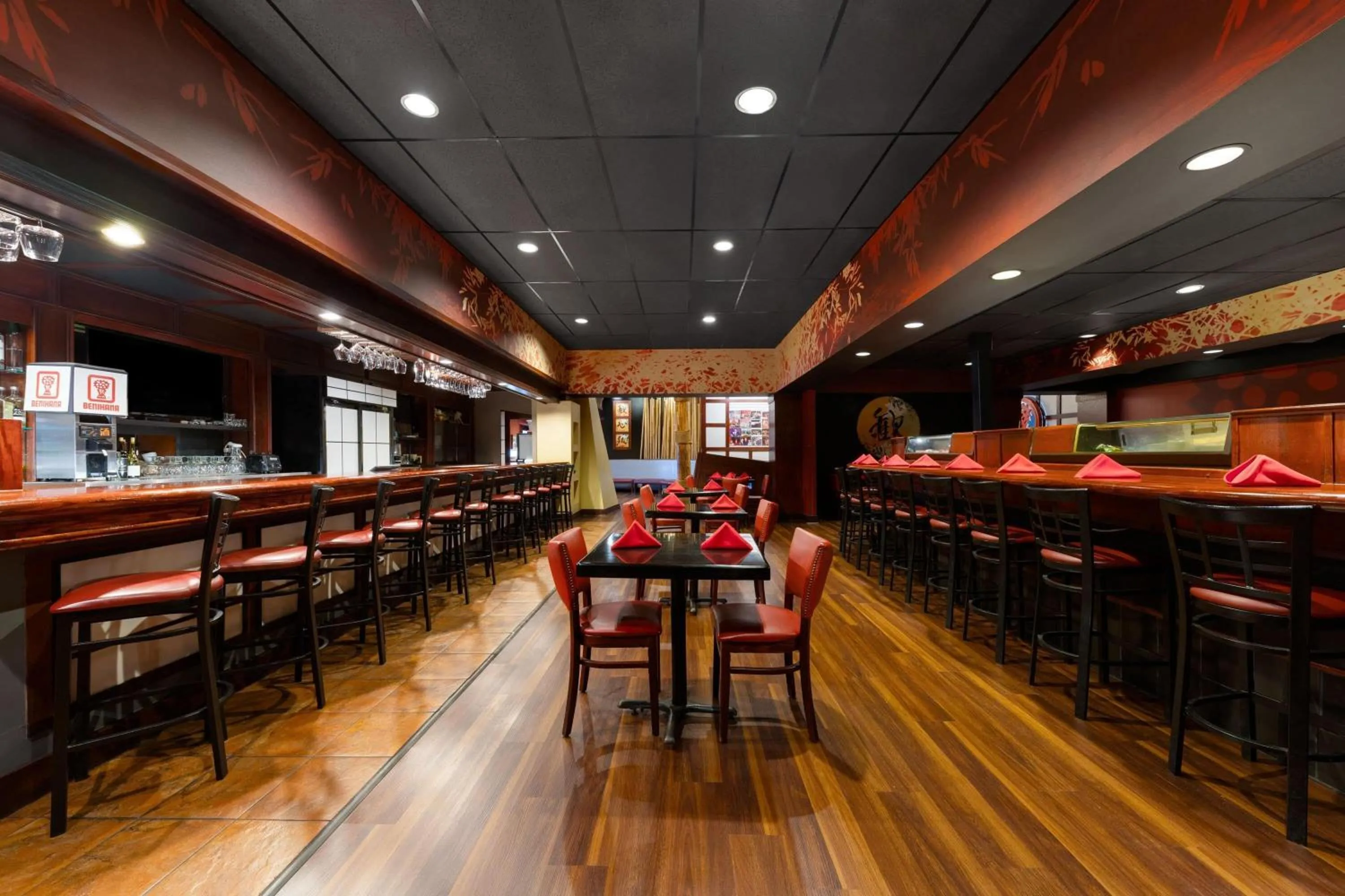 Restaurant/places to eat in Wyndham Riverfront Hotel