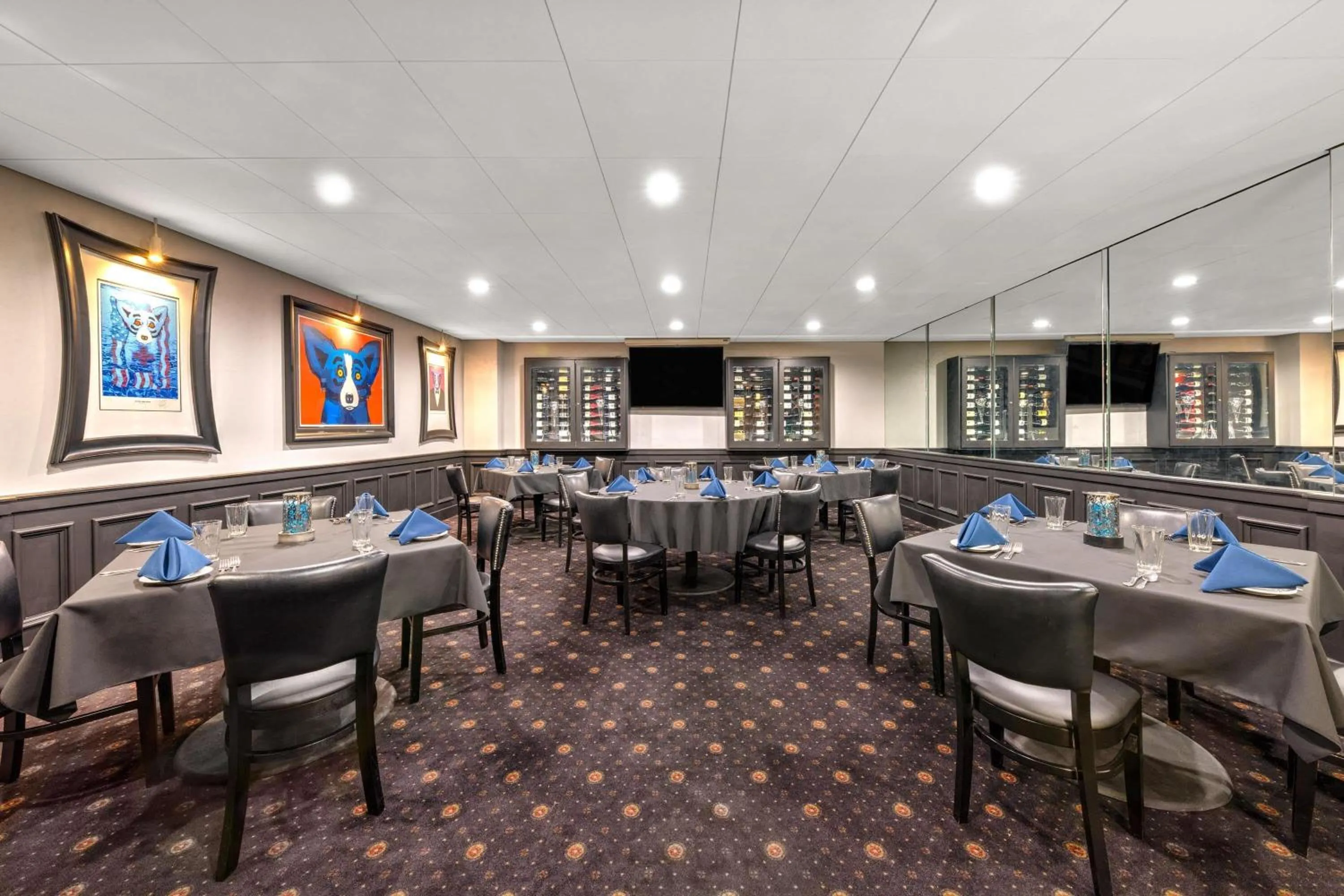 Restaurant/places to eat in Wyndham Riverfront Hotel