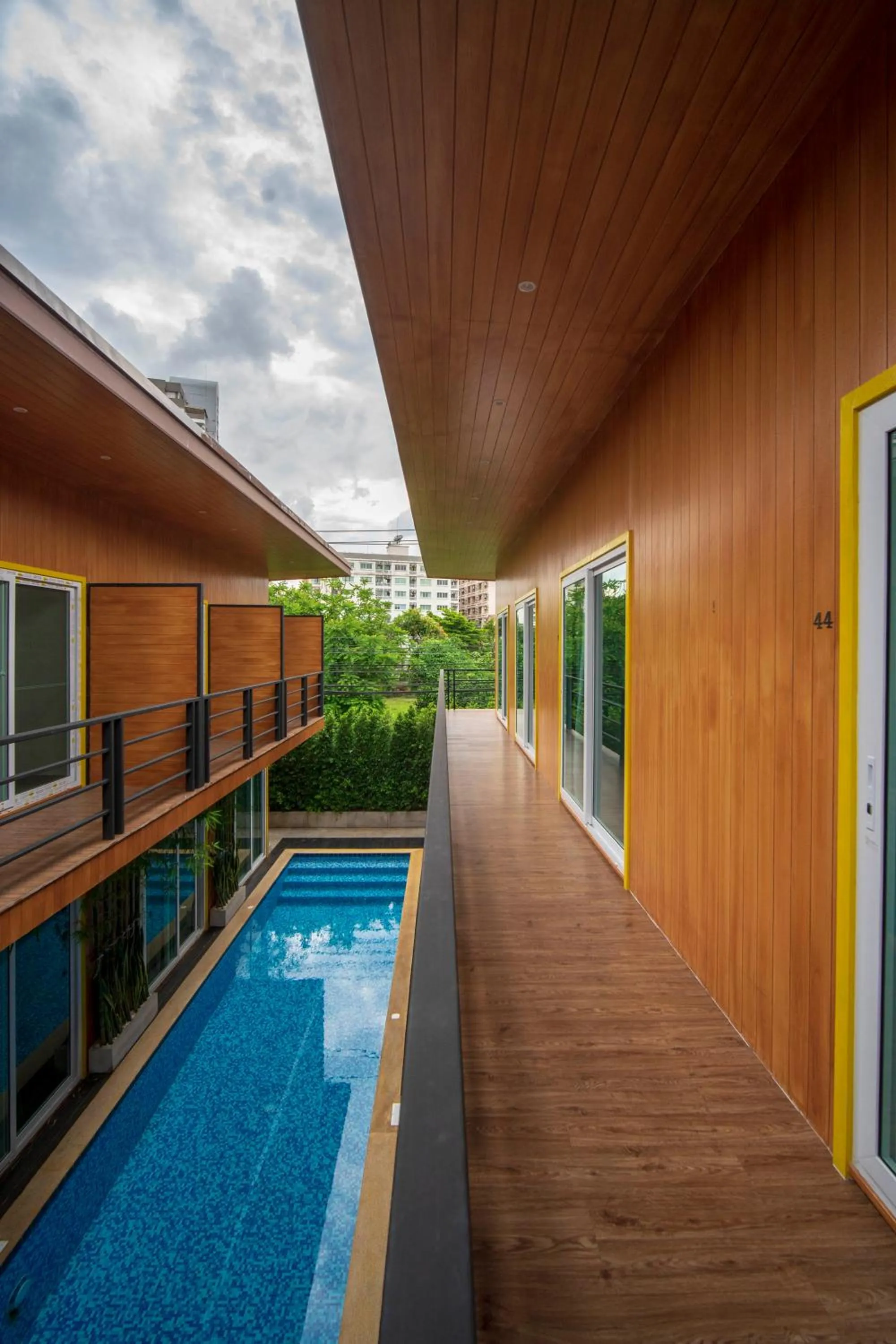 Balcony/Terrace in Resort V - MRT Huai Khwang