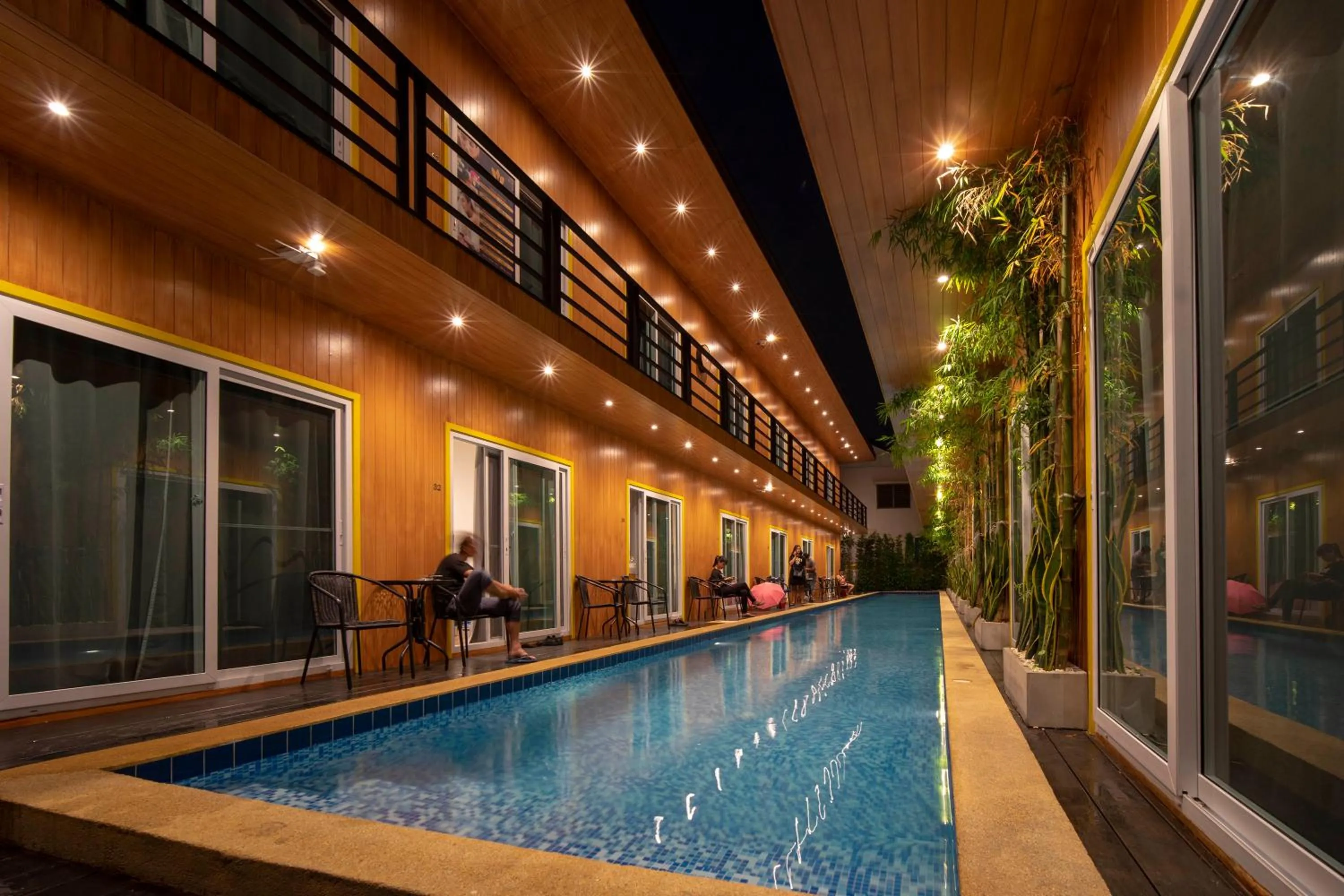 Swimming pool in Resort V - MRT Huai Khwang