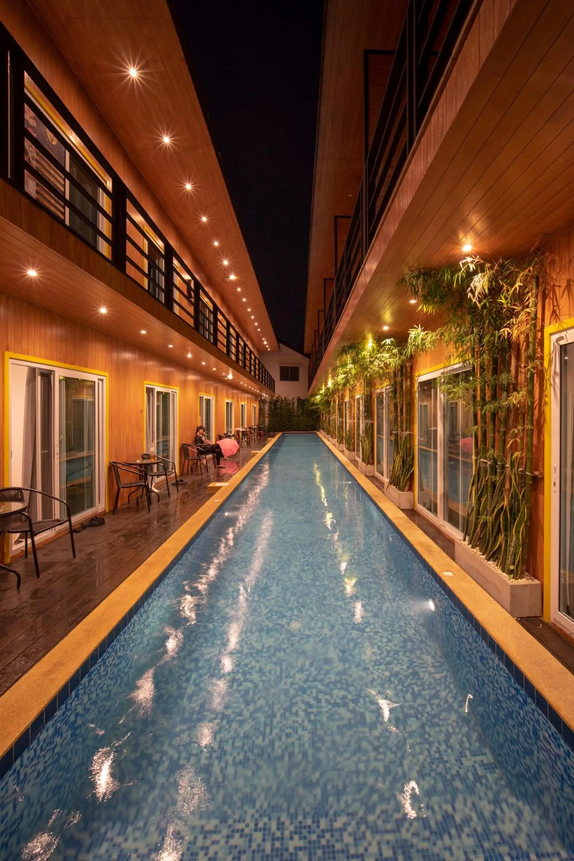 Swimming pool in Resort V - MRT Huai Khwang