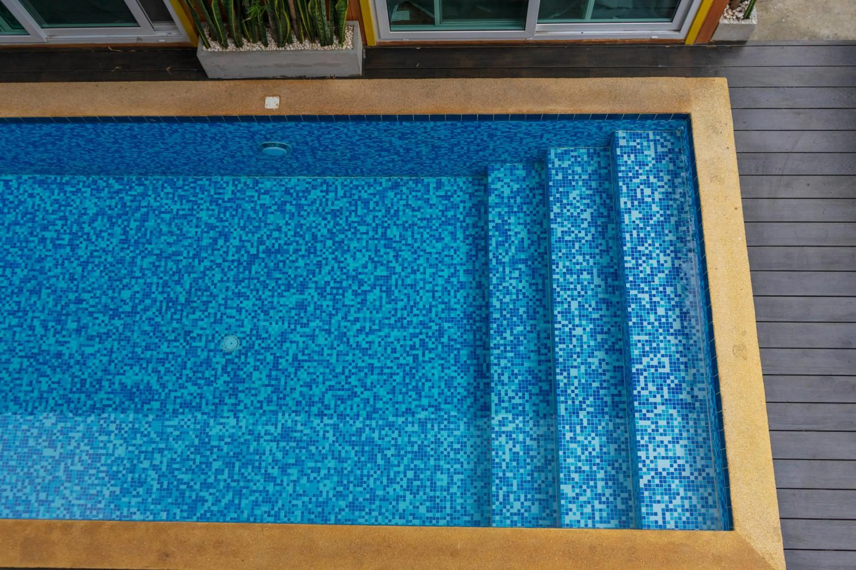 Swimming pool in Resort V - MRT Huai Khwang