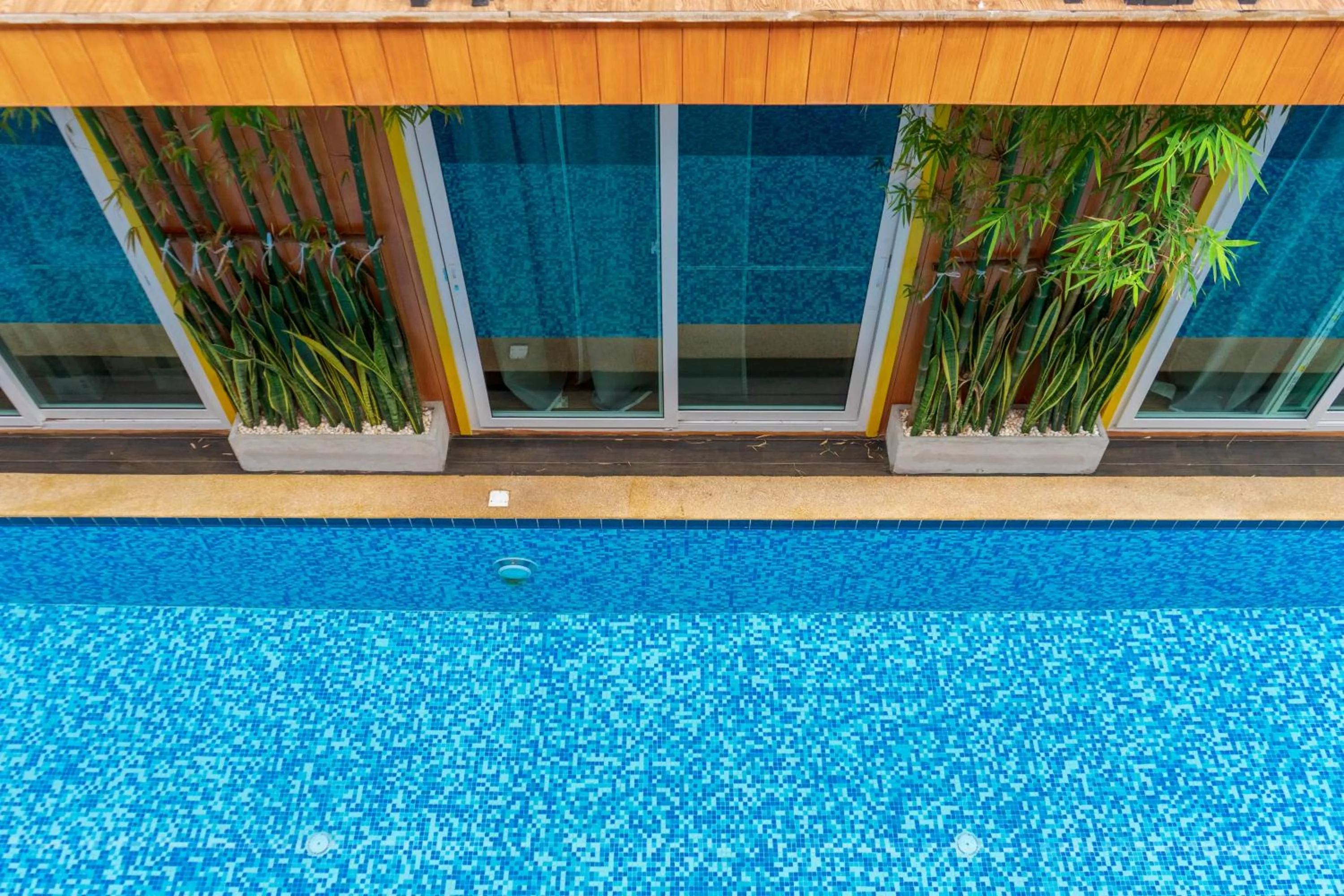 Swimming pool in Resort V - MRT Huai Khwang