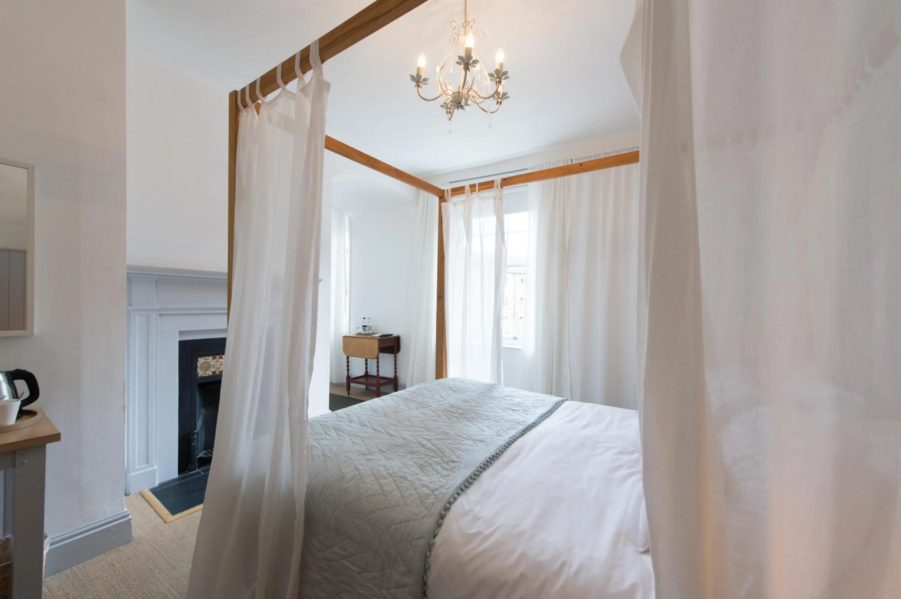 Bed in Lion & Pheasant Hotel