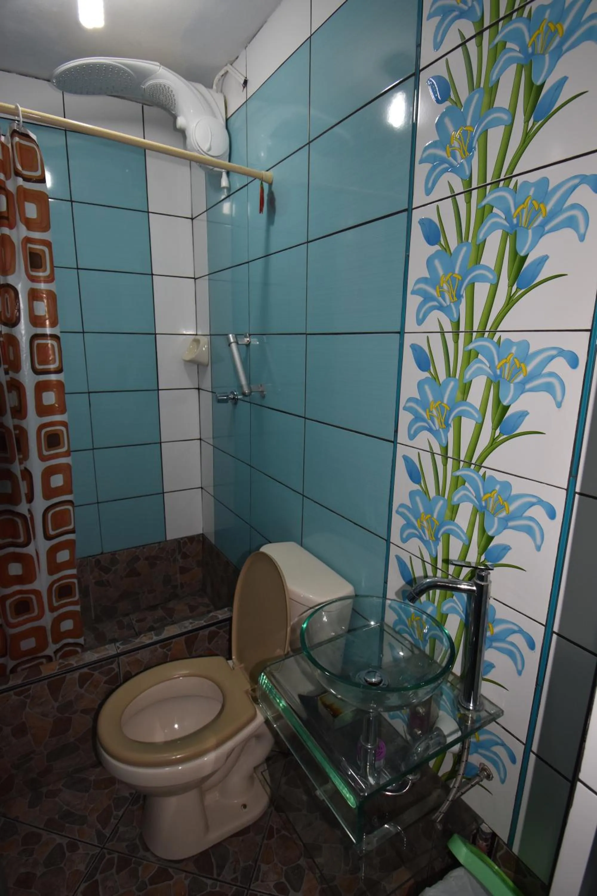 Shower in El Viajero Aeropuerto