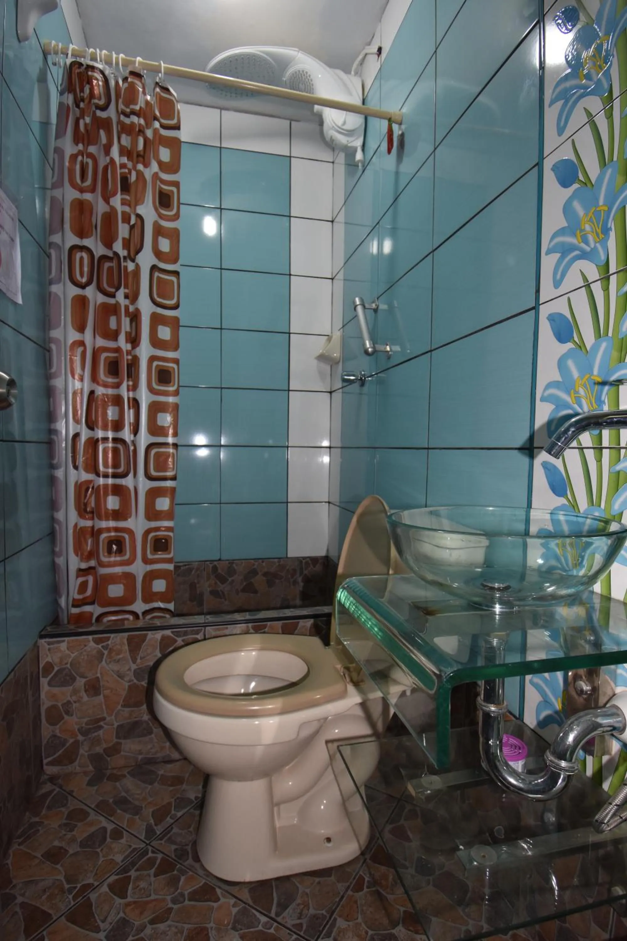 Shower in El Viajero Aeropuerto