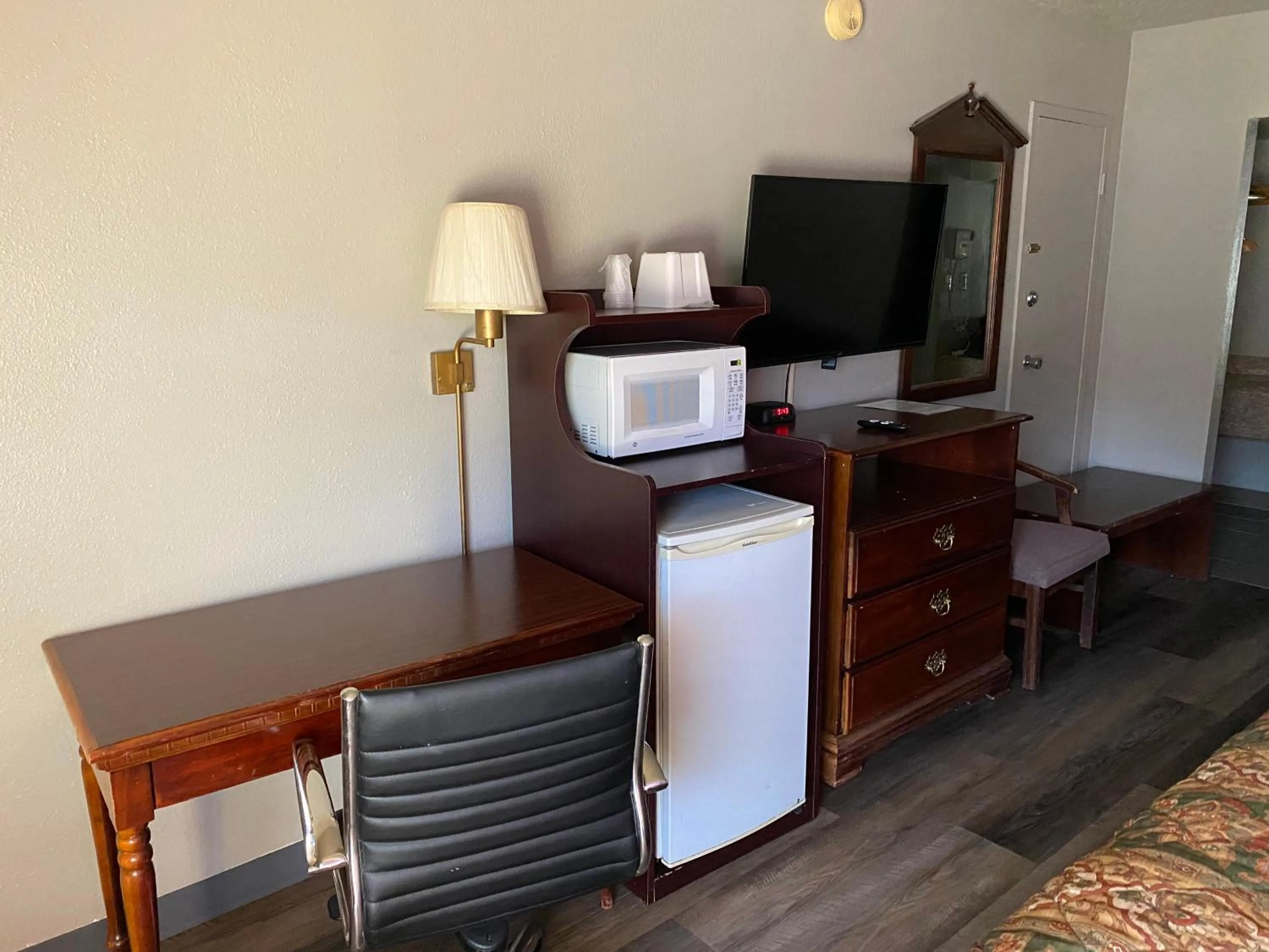 TV and multimedia in Rogers Inn