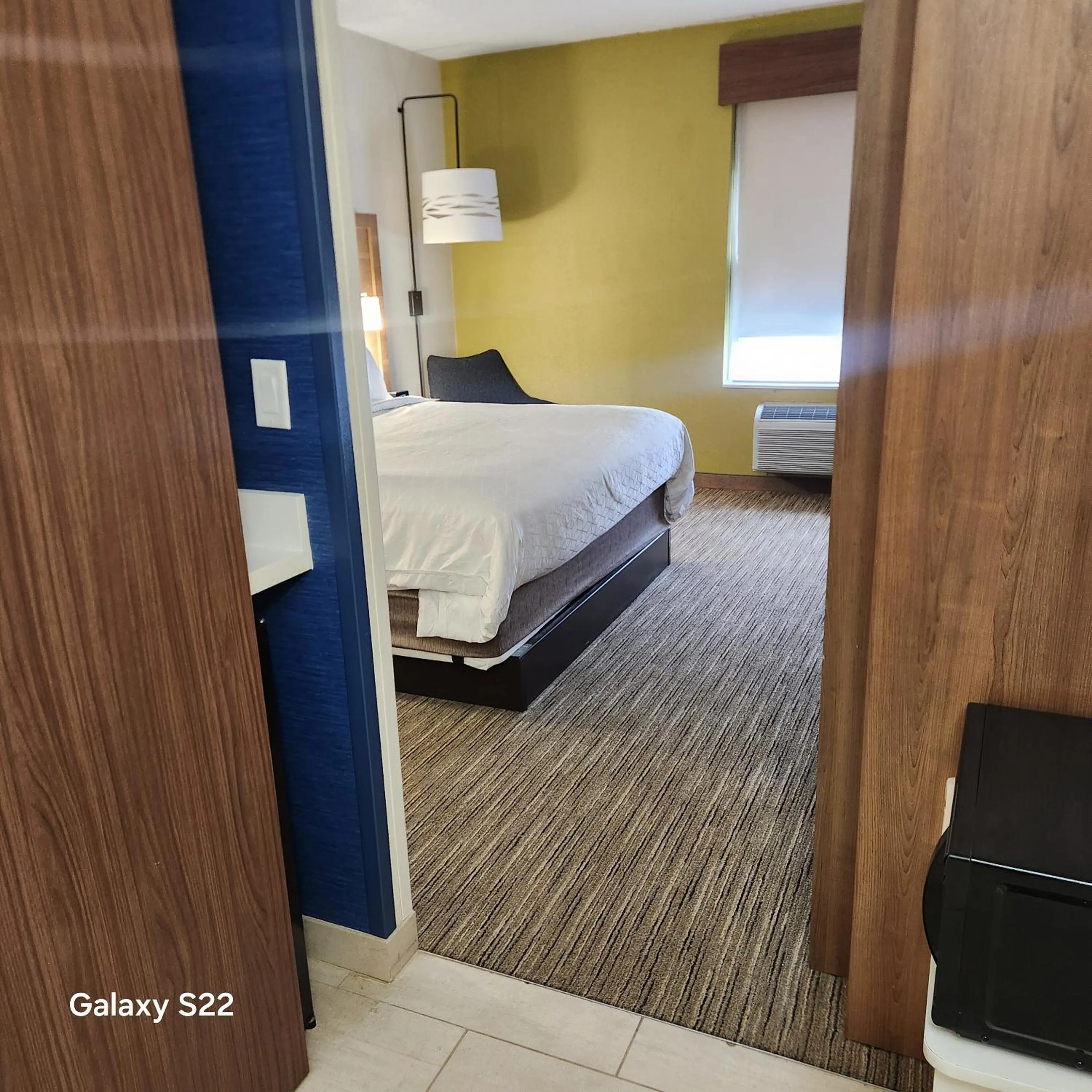 Bed in Holiday Inn Express Chelmsford by IHG