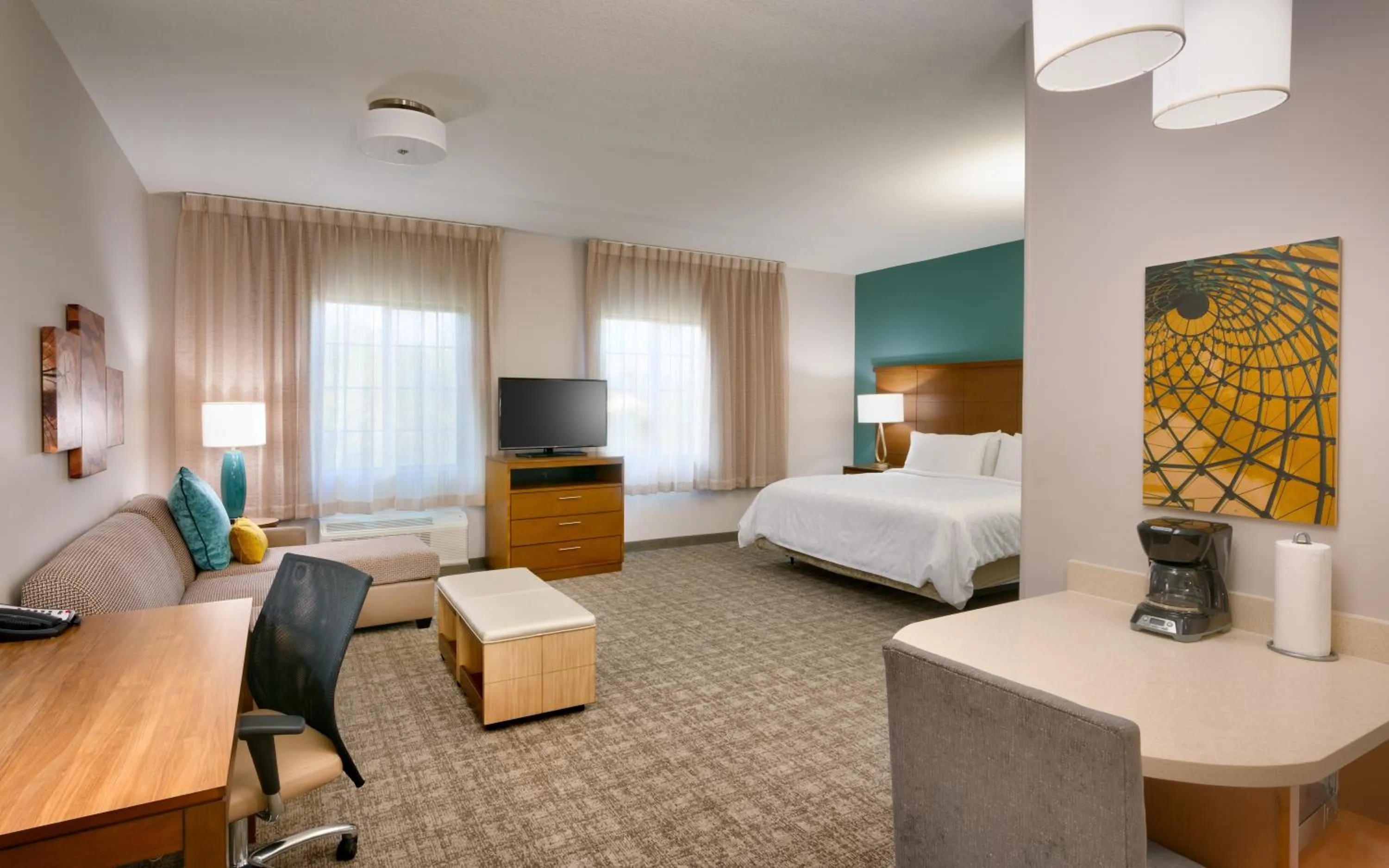 Photo of the whole room, Bed in Staybridge Suites - Gainesville I-75 by IHG