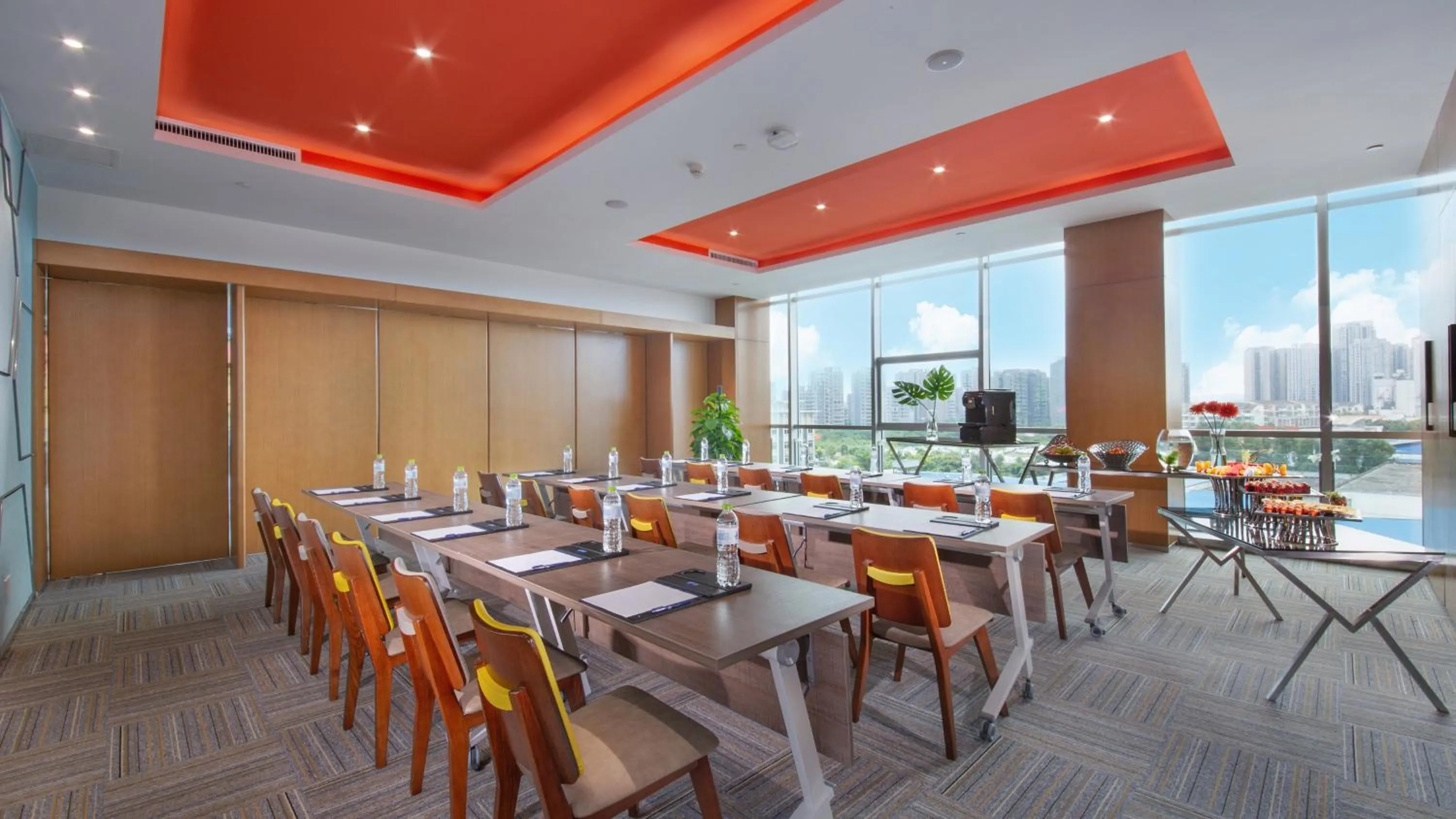 Meeting/conference room in Holiday Inn Express Mianyang High-Tech Zone by IHG