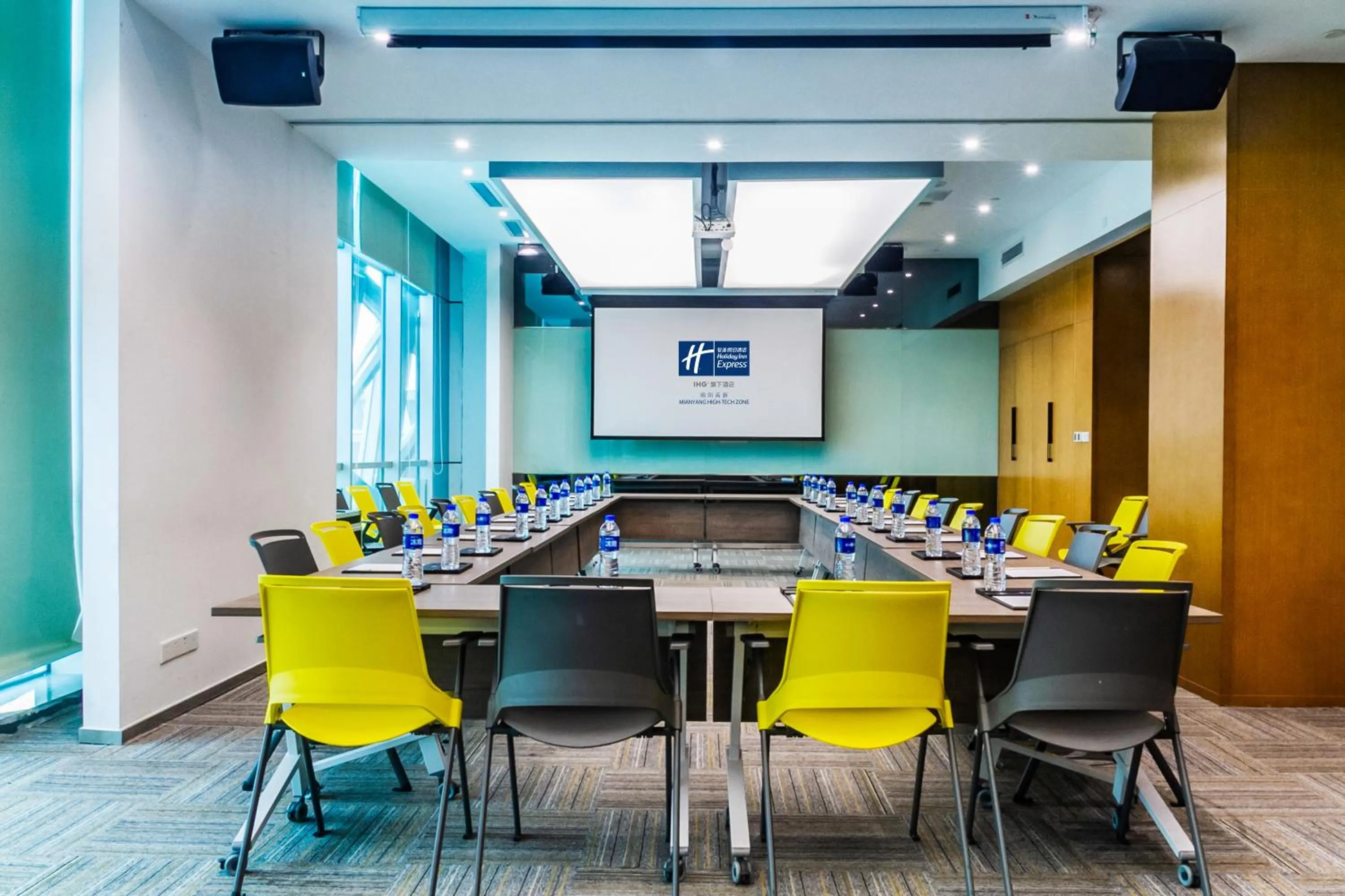 Meeting/conference room in Holiday Inn Express Mianyang High-Tech Zone by IHG