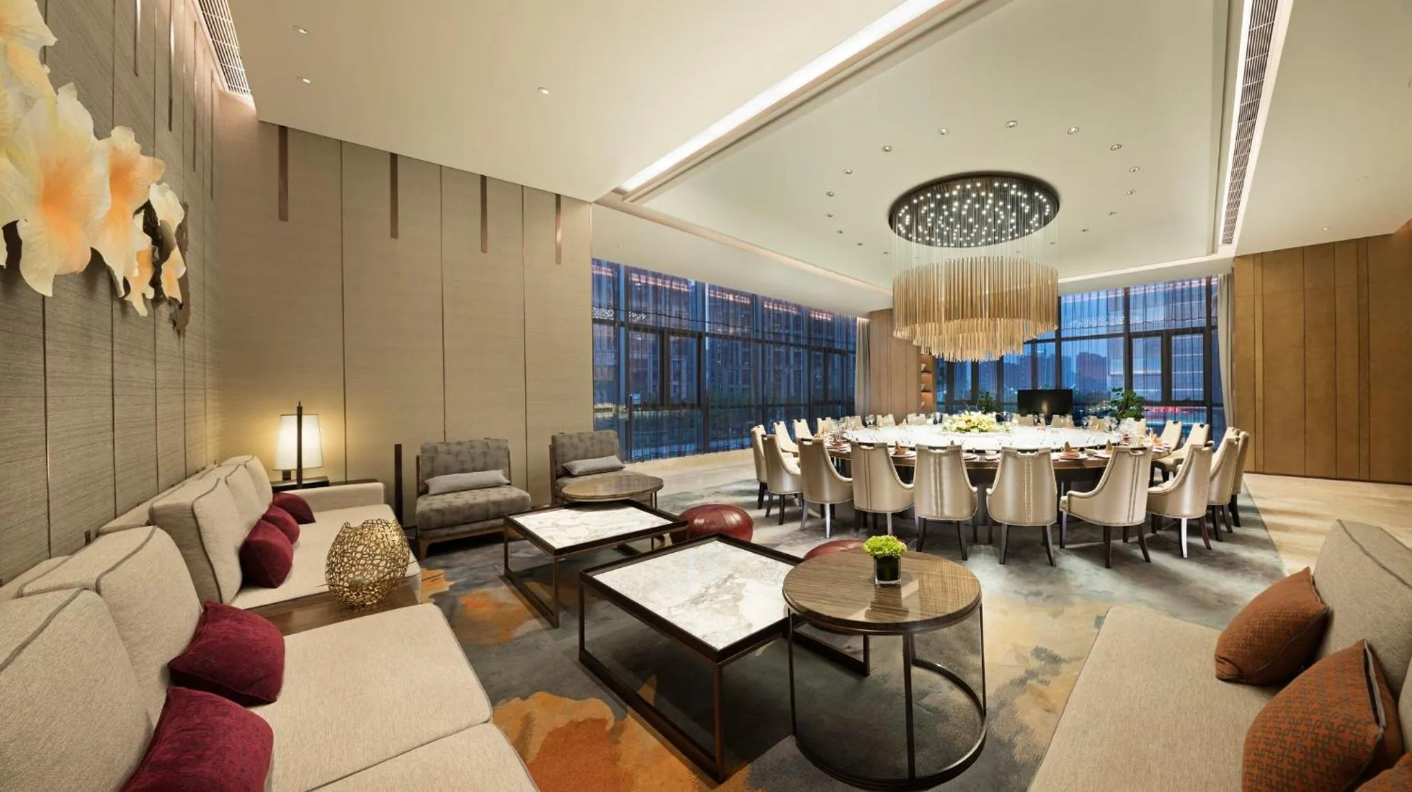 Restaurant/places to eat in HUALUXE Wuhu