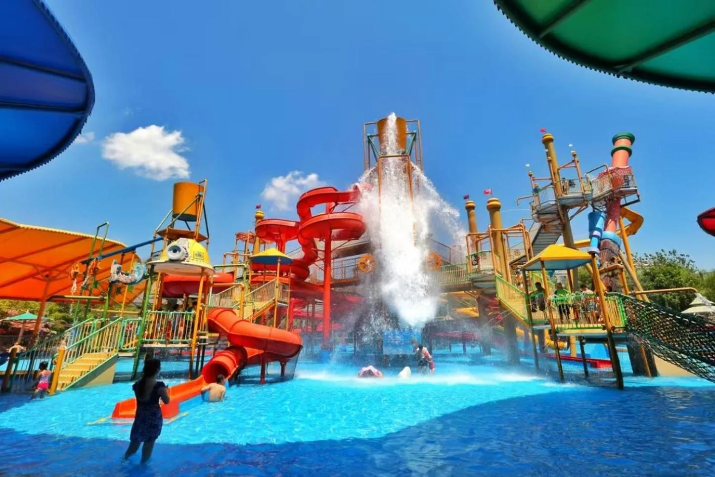 Nearby landmark in HUALUXE Wuhu