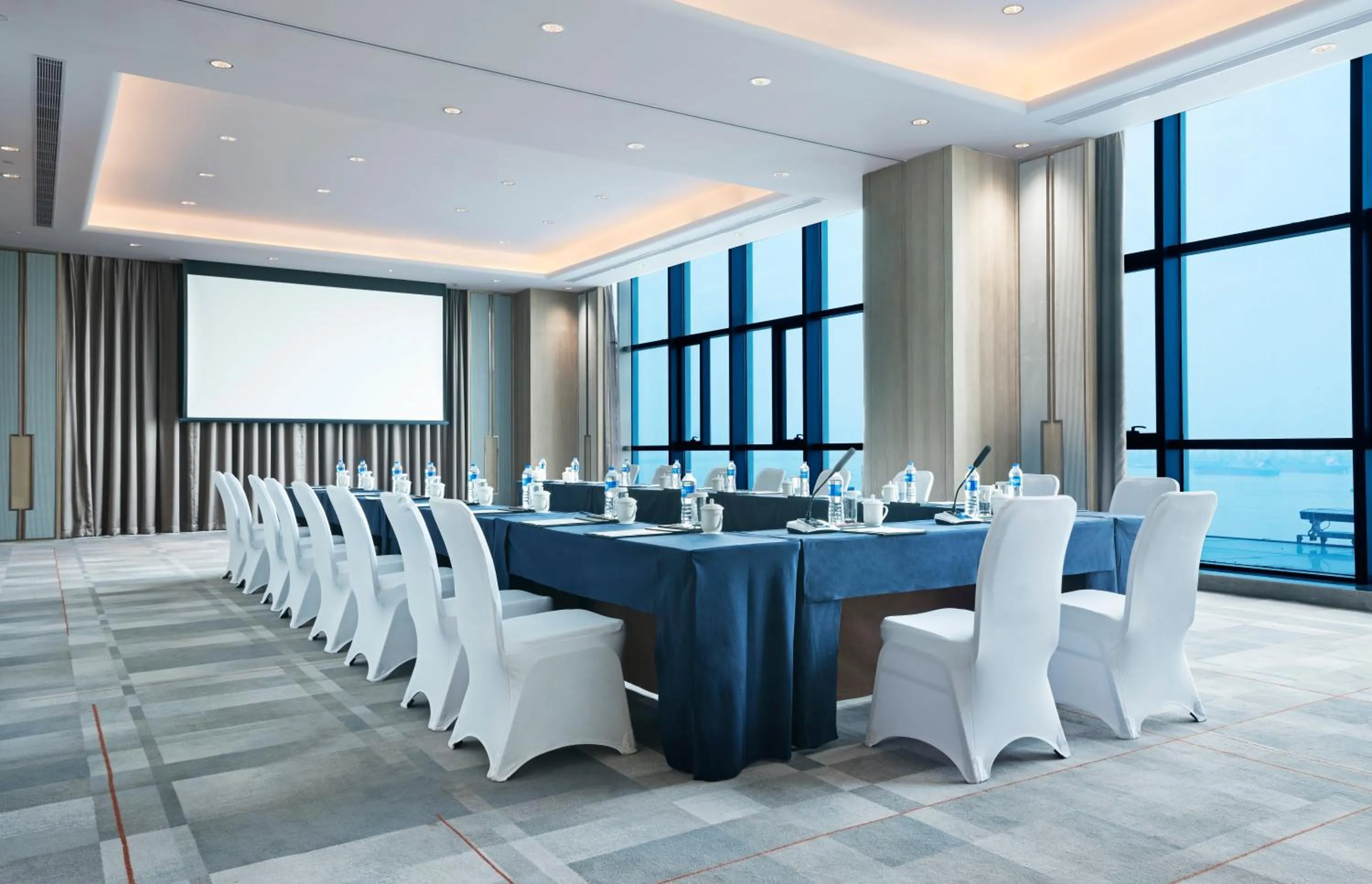 Meeting/conference room in HUALUXE Wuhu