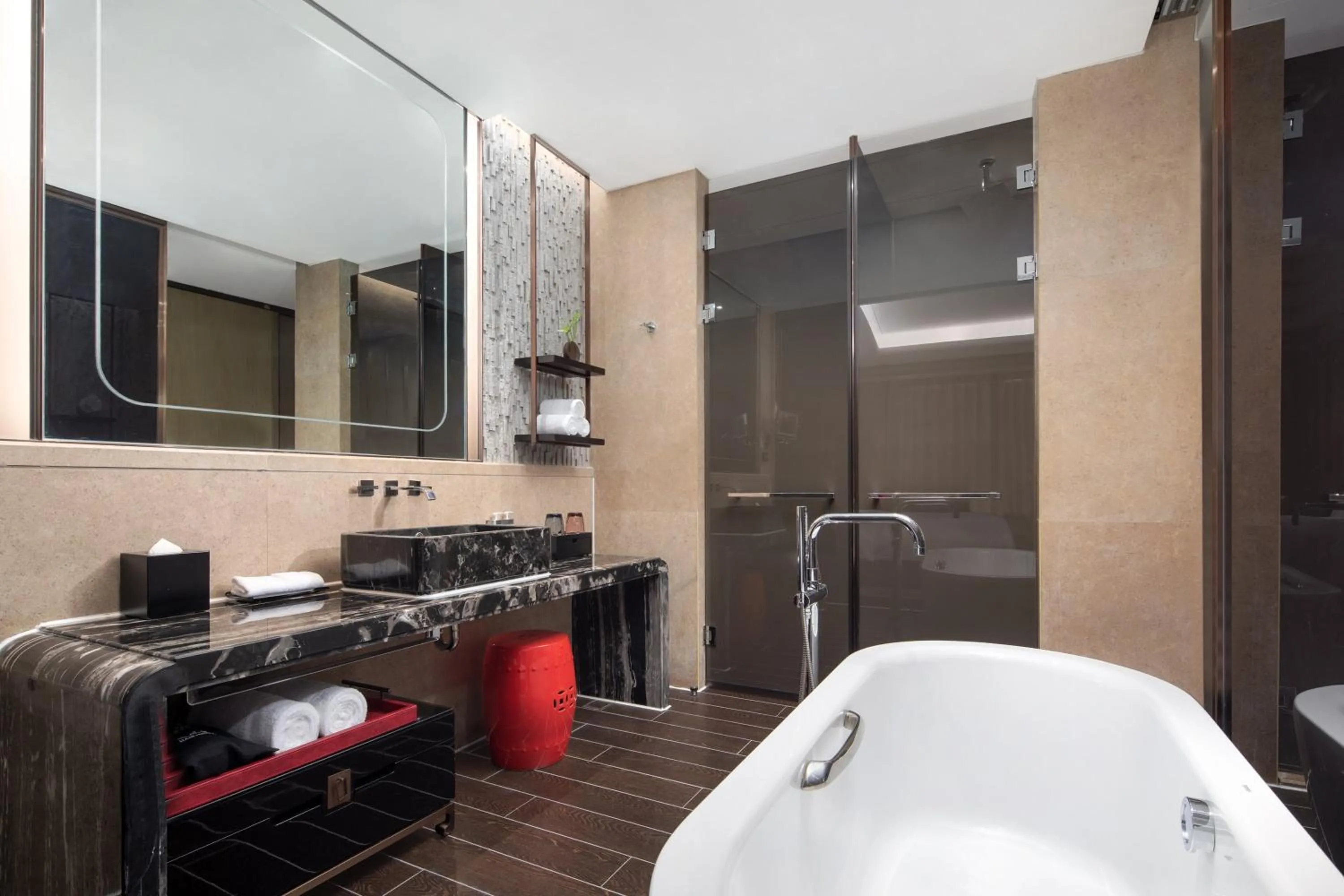 Photo of the whole room in HUALUXE Wuhu