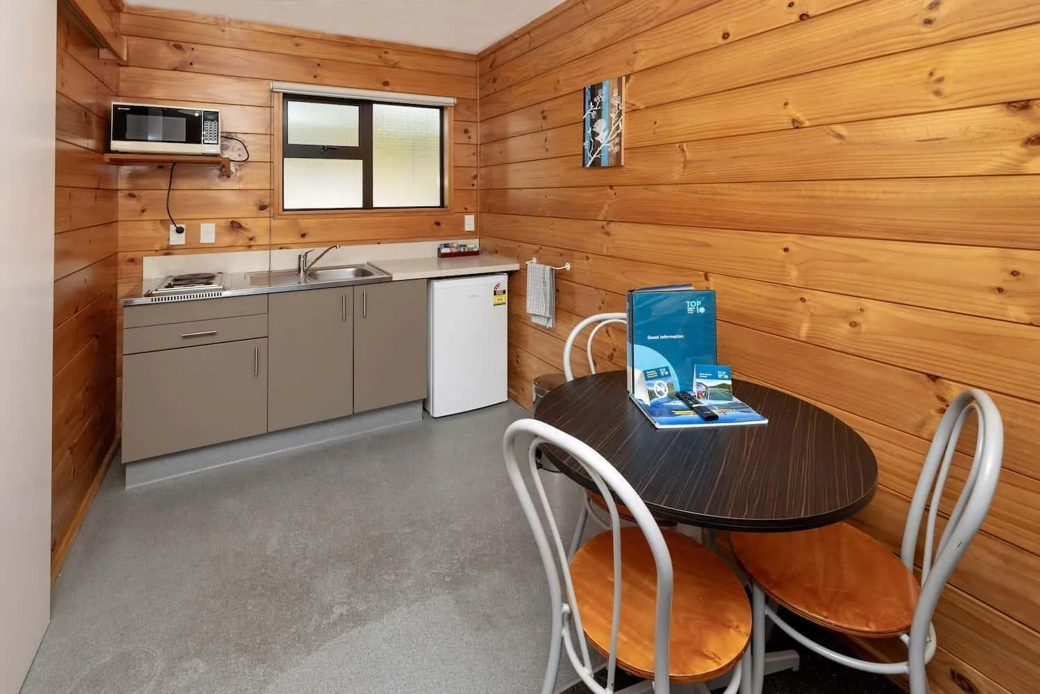 Kitchen or kitchenette in Fox Glacier TOP 10 Holiday Park & Motels