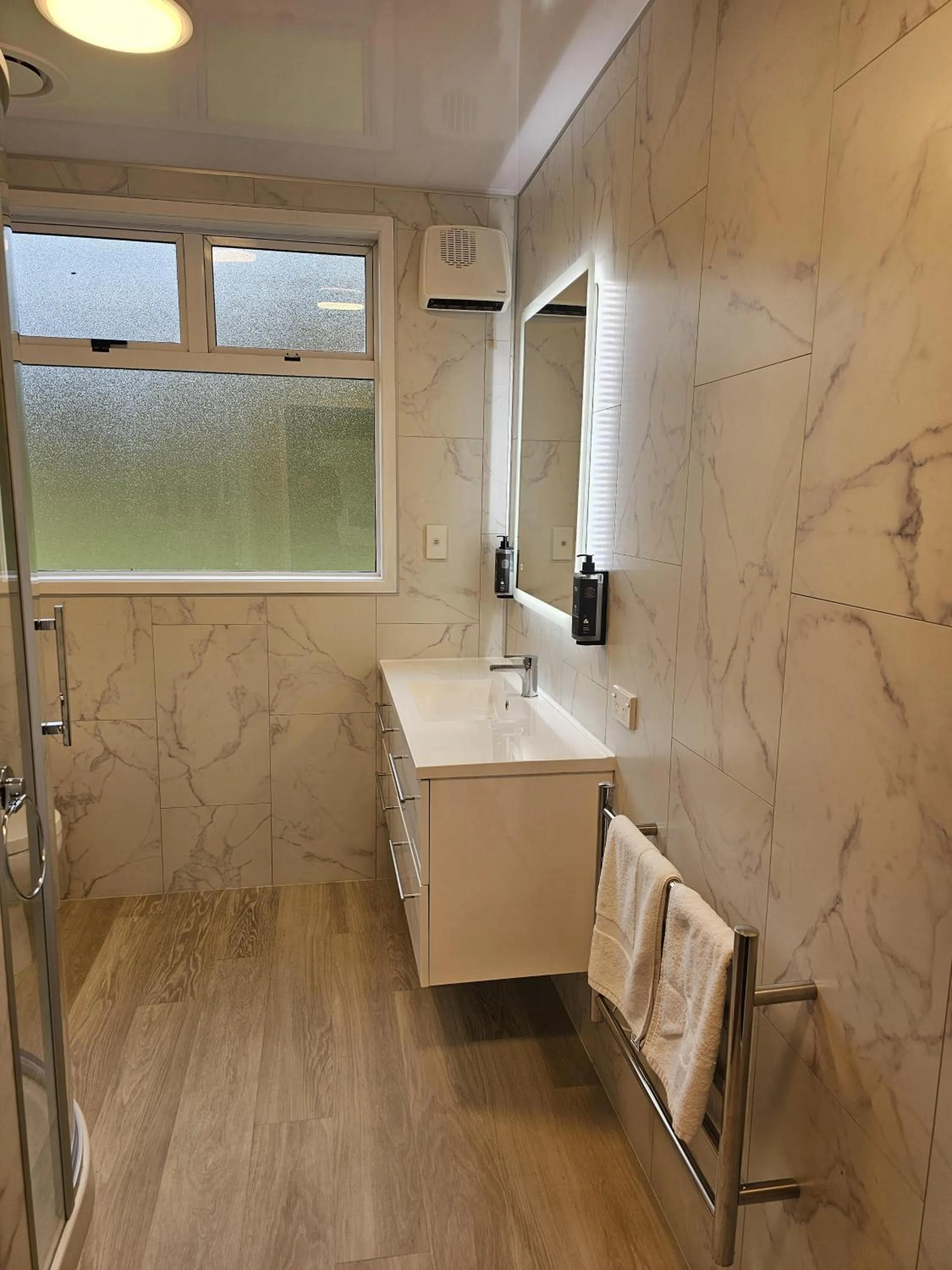 Bathroom in Fox Glacier TOP 10 Holiday Park & Motels