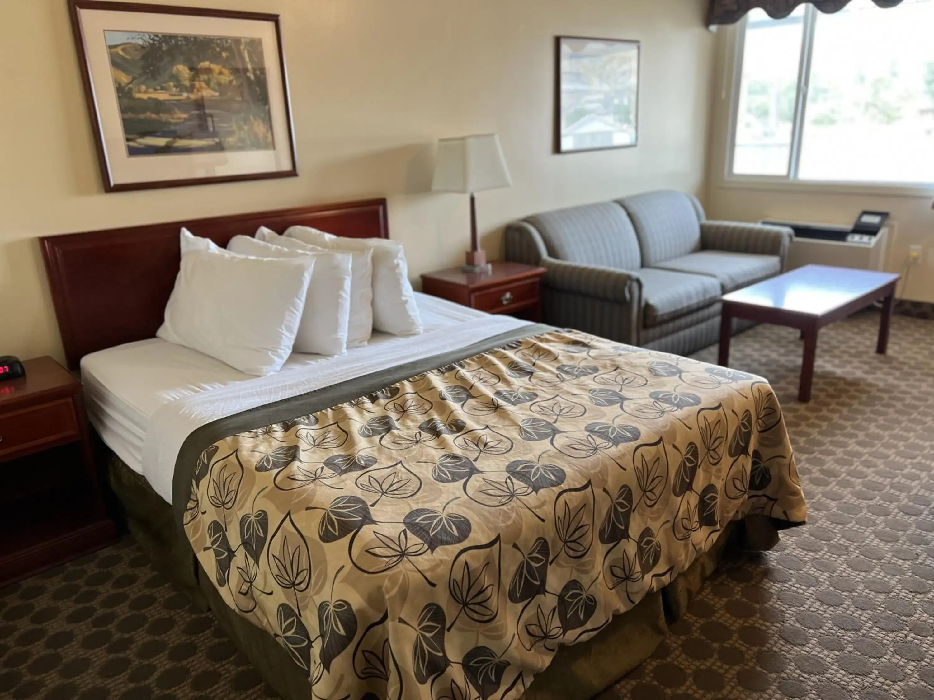 Superior Queen Room in Travelodge by Wyndham Drumheller AB Superior Queen Room in Travelodge by Wyndham Drumheller AB