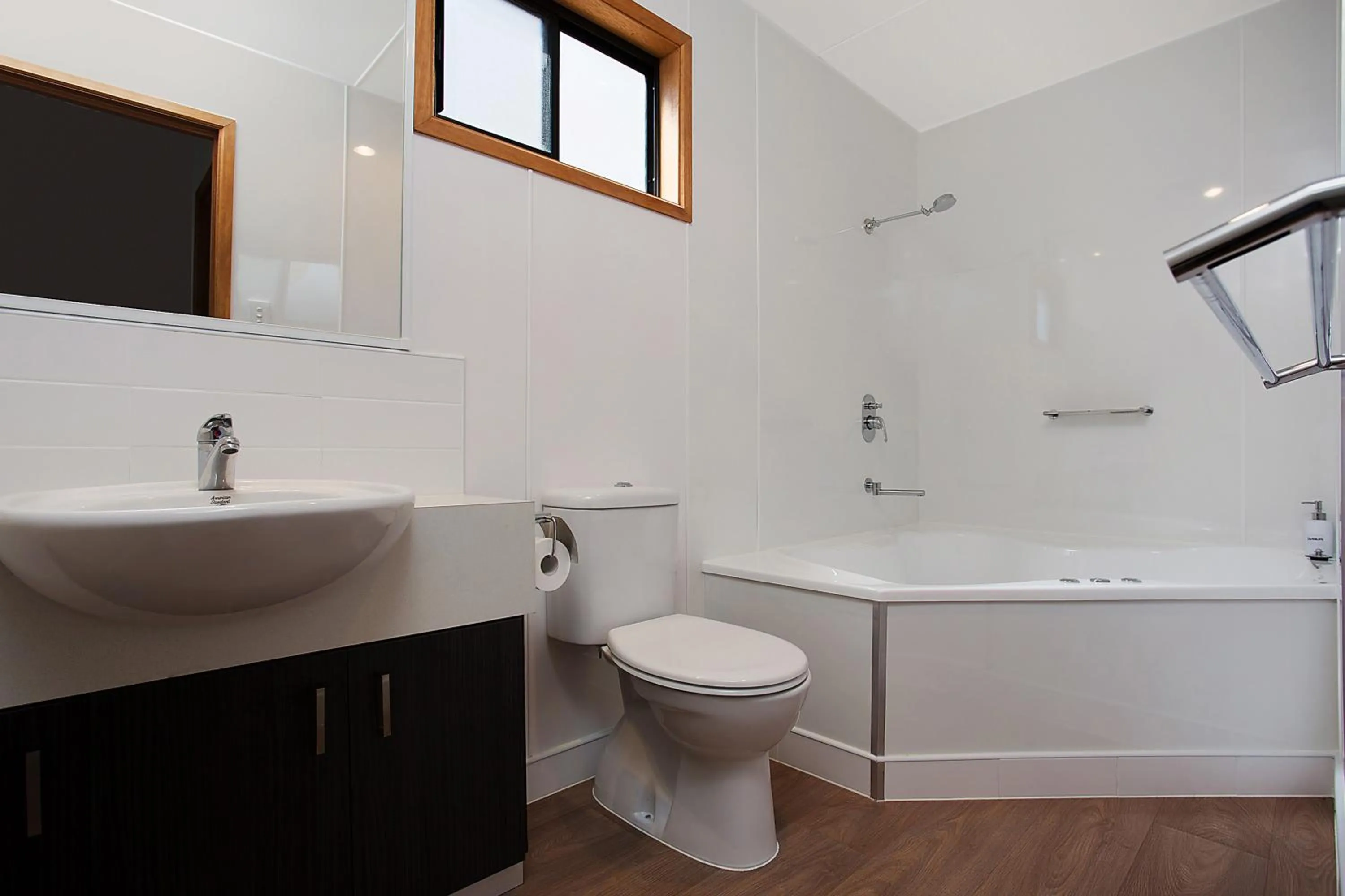 Bathroom in Portland Tourist Park