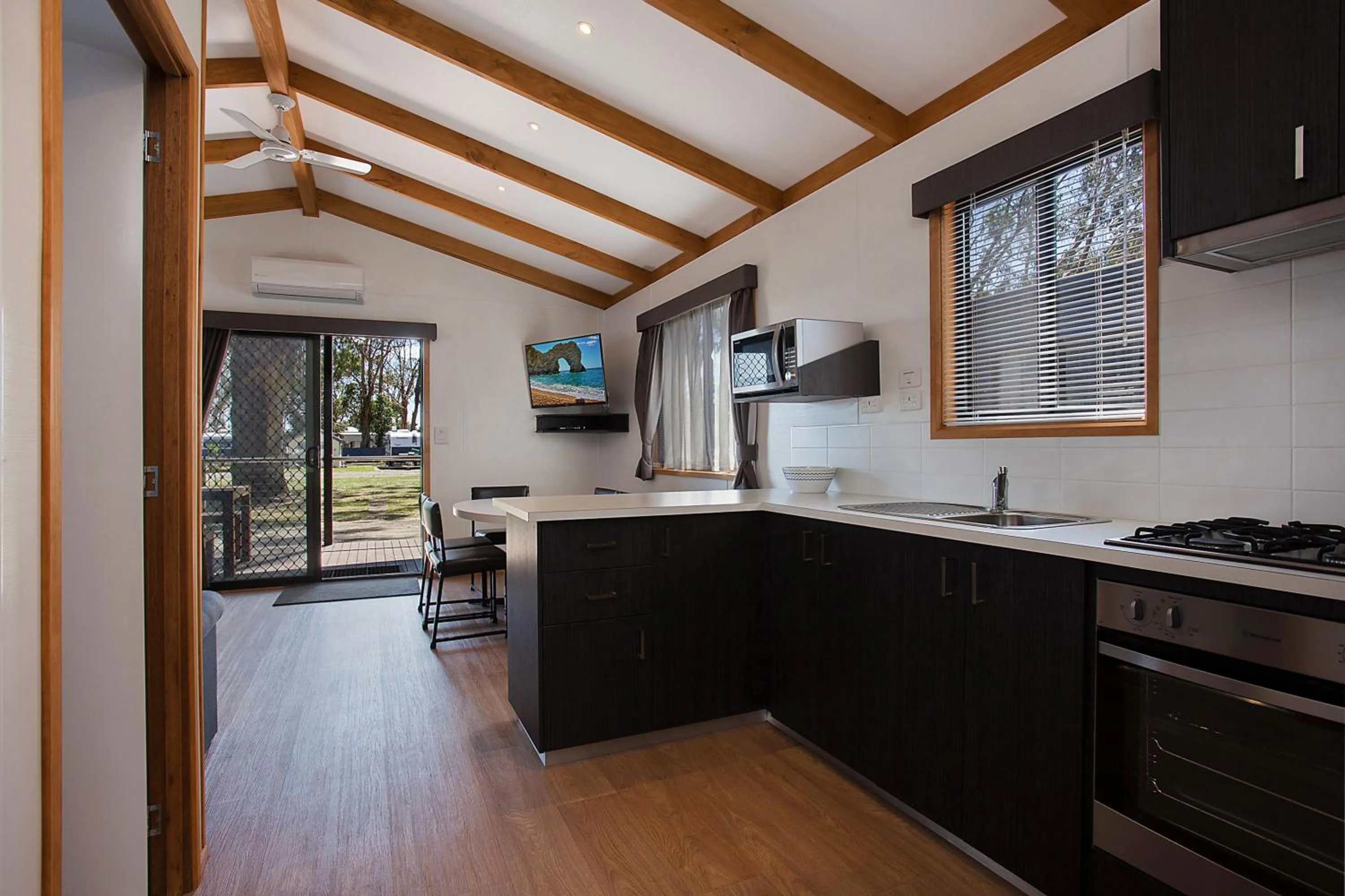 Kitchen or kitchenette in Portland Tourist Park