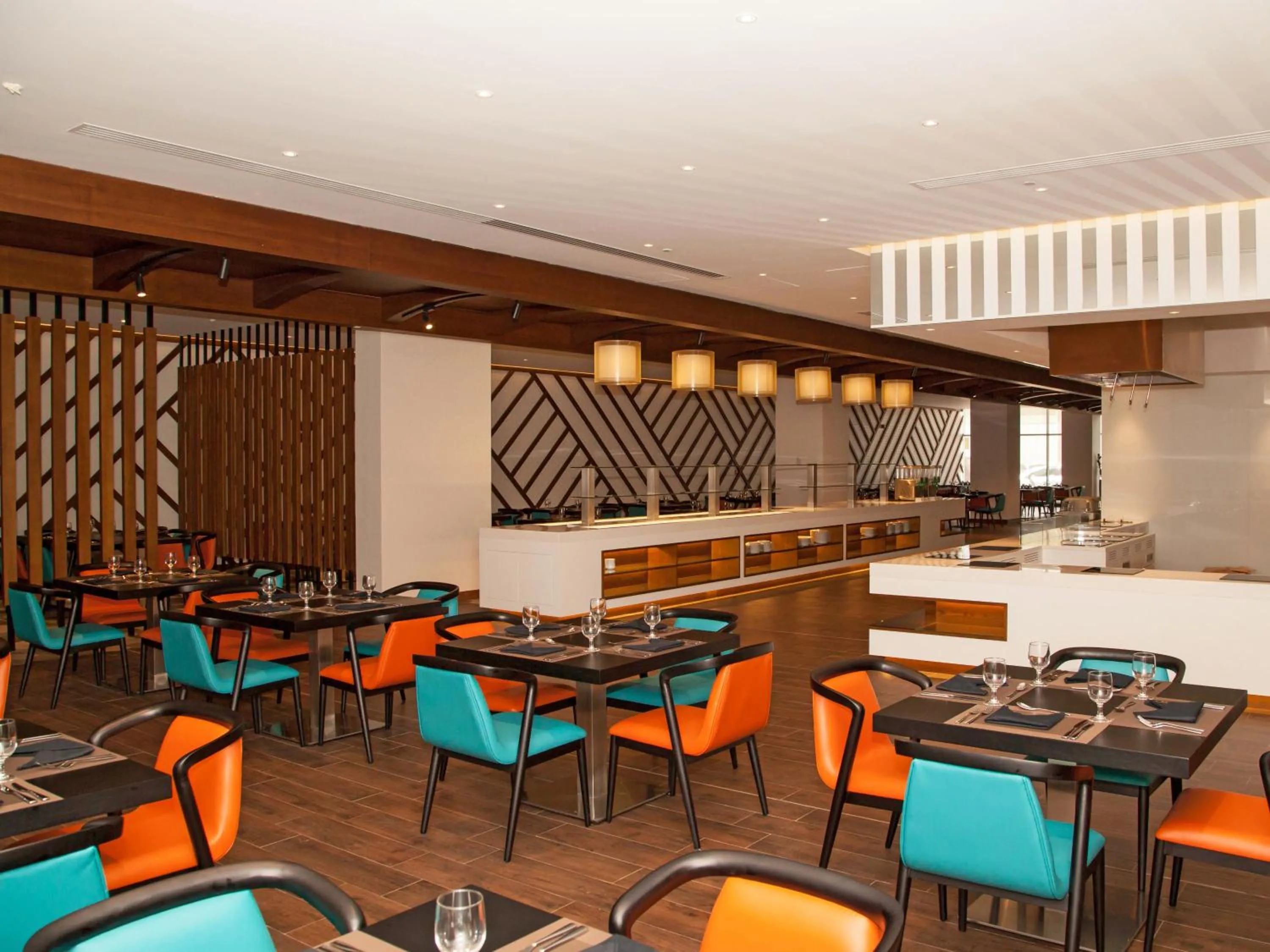 Restaurant/places to eat in Flora Inn Hotel Dubai Airport