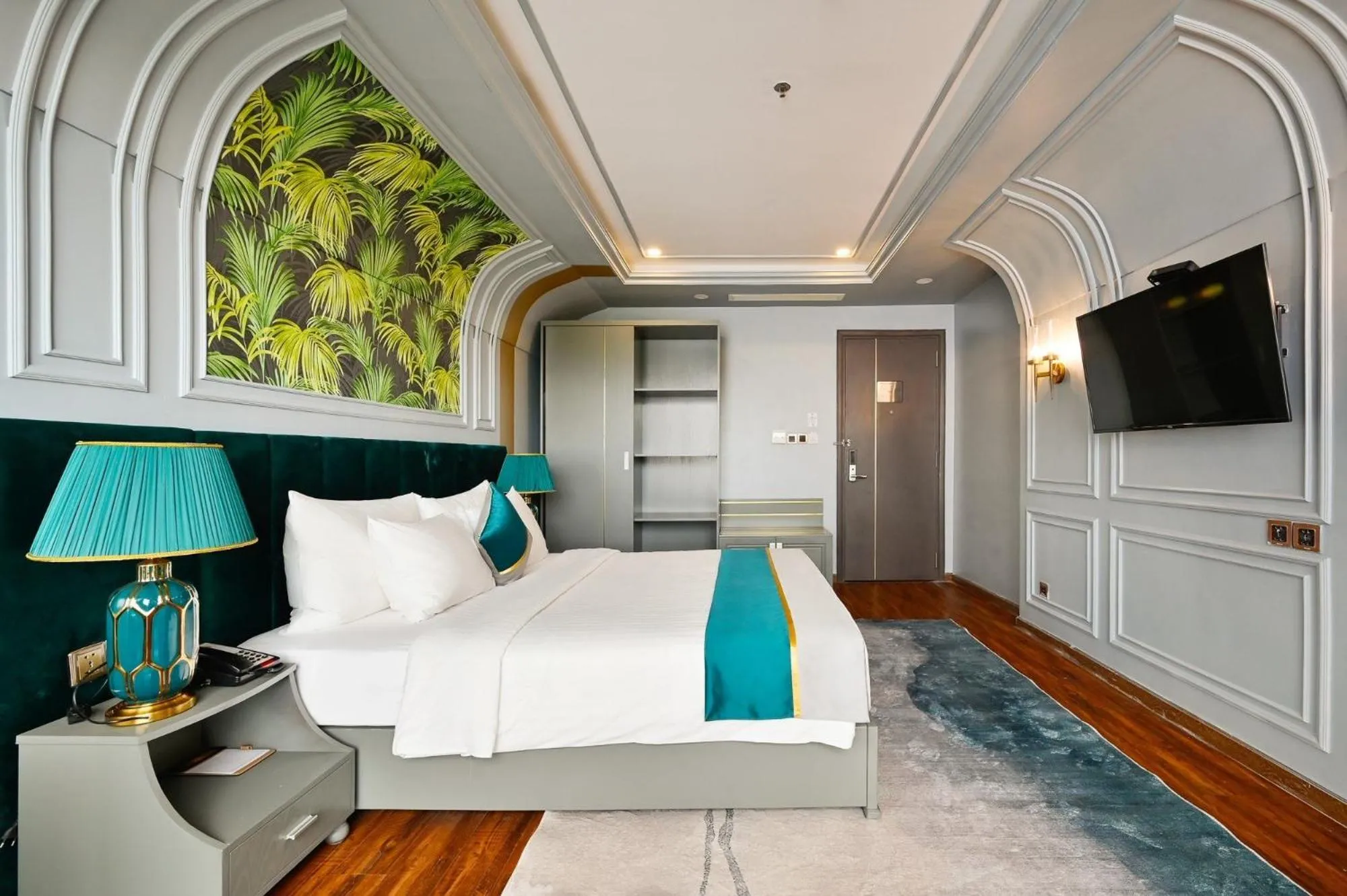 TV and multimedia in Cicilia Saigon Center