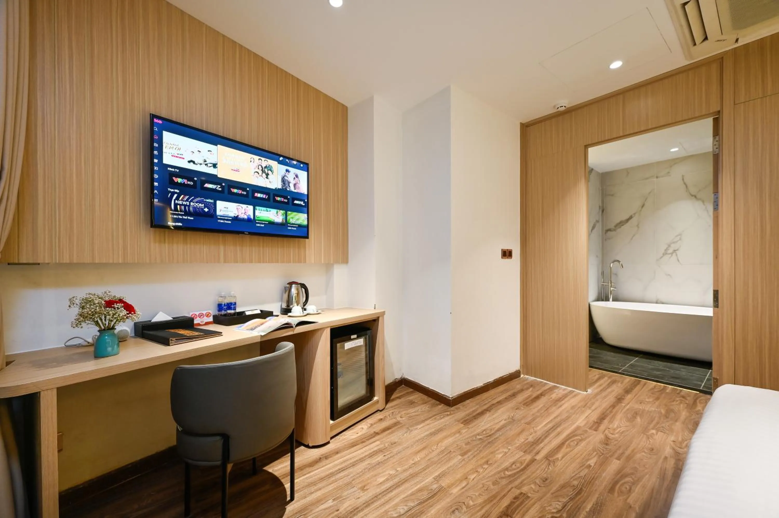 TV and multimedia, Bed in Cicilia Saigon Center