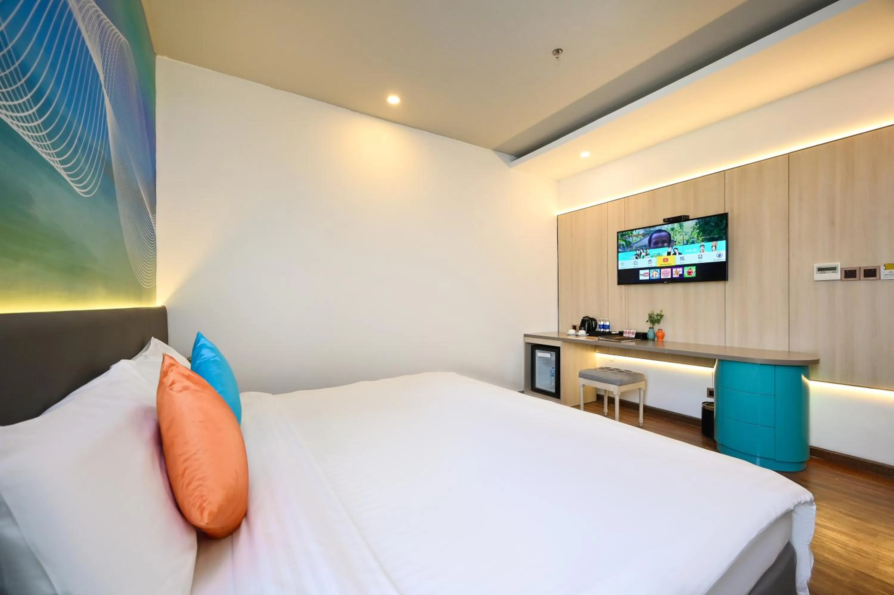 Photo of the whole room, Bed in Cicilia Saigon Center