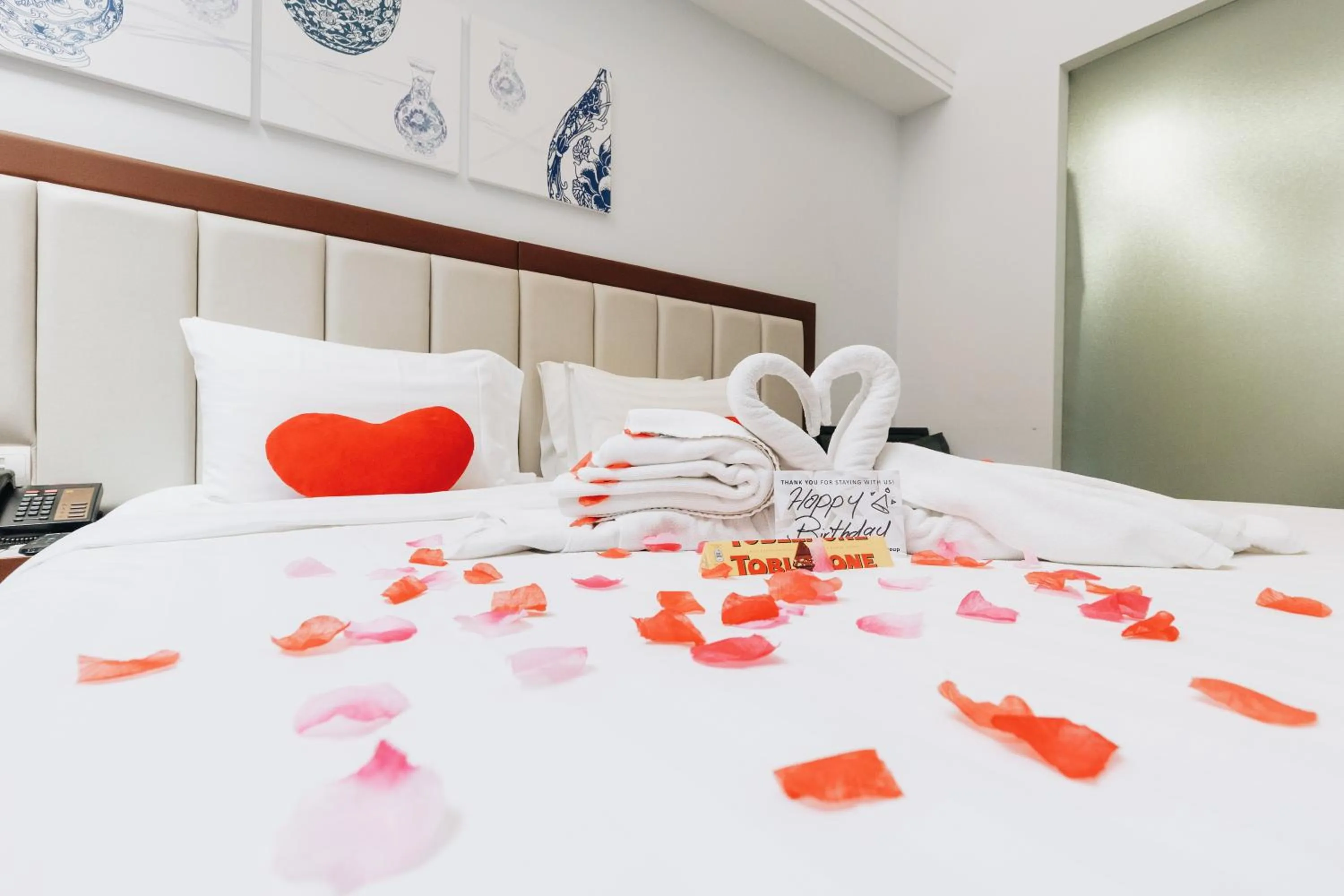 Decorative detail, Bed in Santa Grand Hotel East Coast a NuVe Group Collection