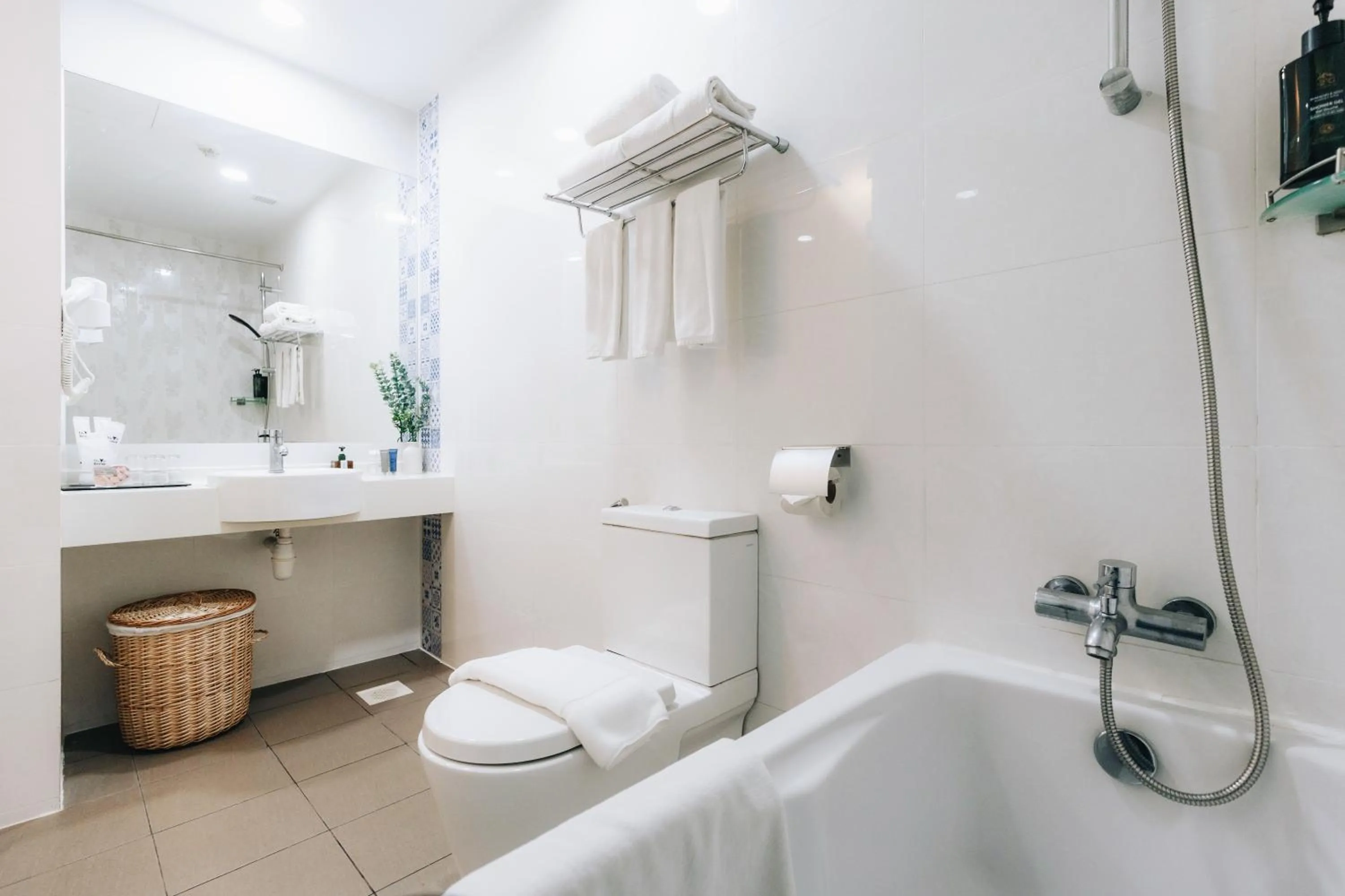 Bathroom in Santa Grand Hotel East Coast a NuVe Group Collection