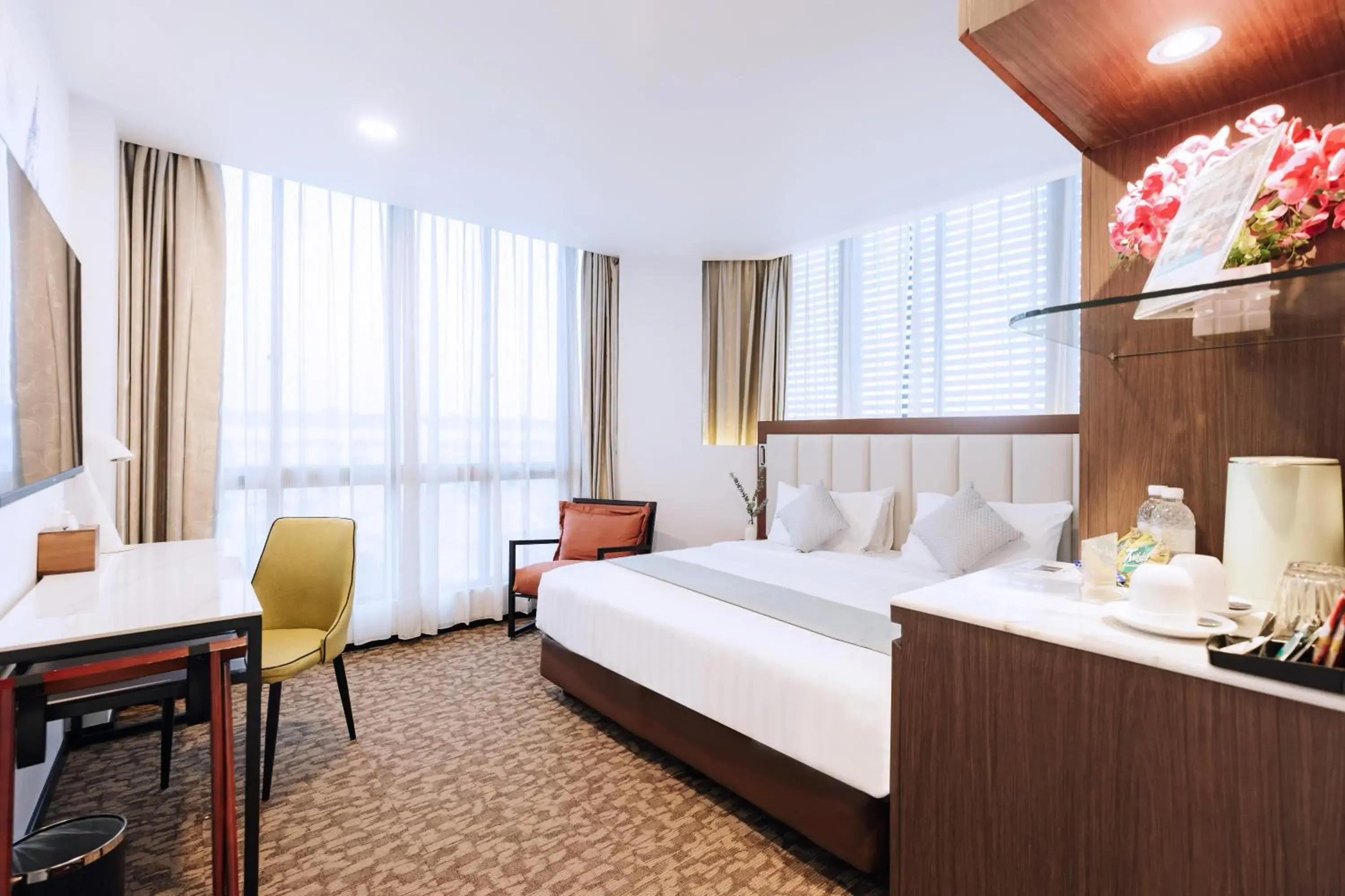 Signature Corner King in Santa Grand Hotel East Coast a NuVe Group Collection Signature Corner King in Santa Grand Hotel East Coast a NuVe Group Collection