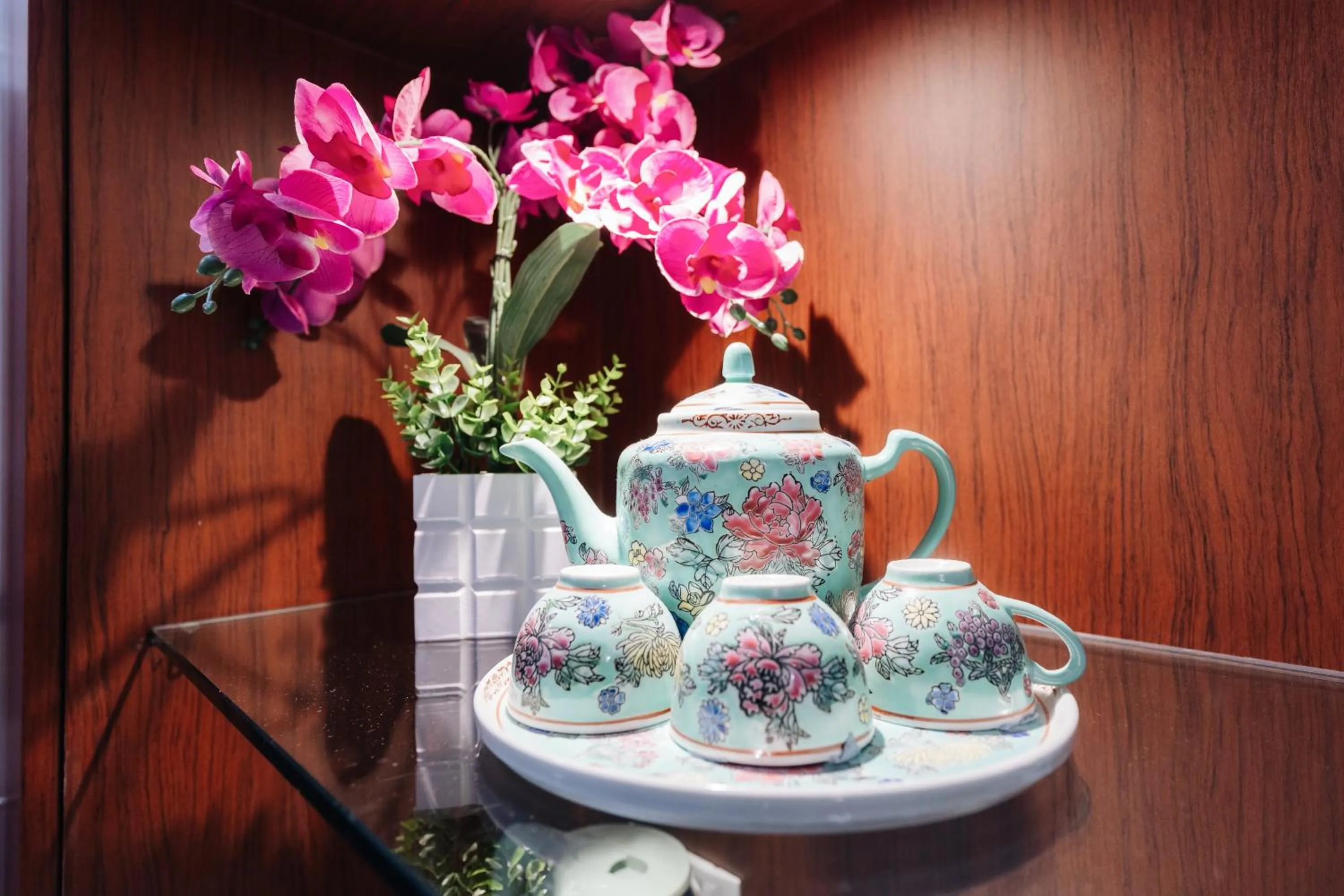 Coffee/tea facilities in Santa Grand Hotel East Coast a NuVe Group Collection