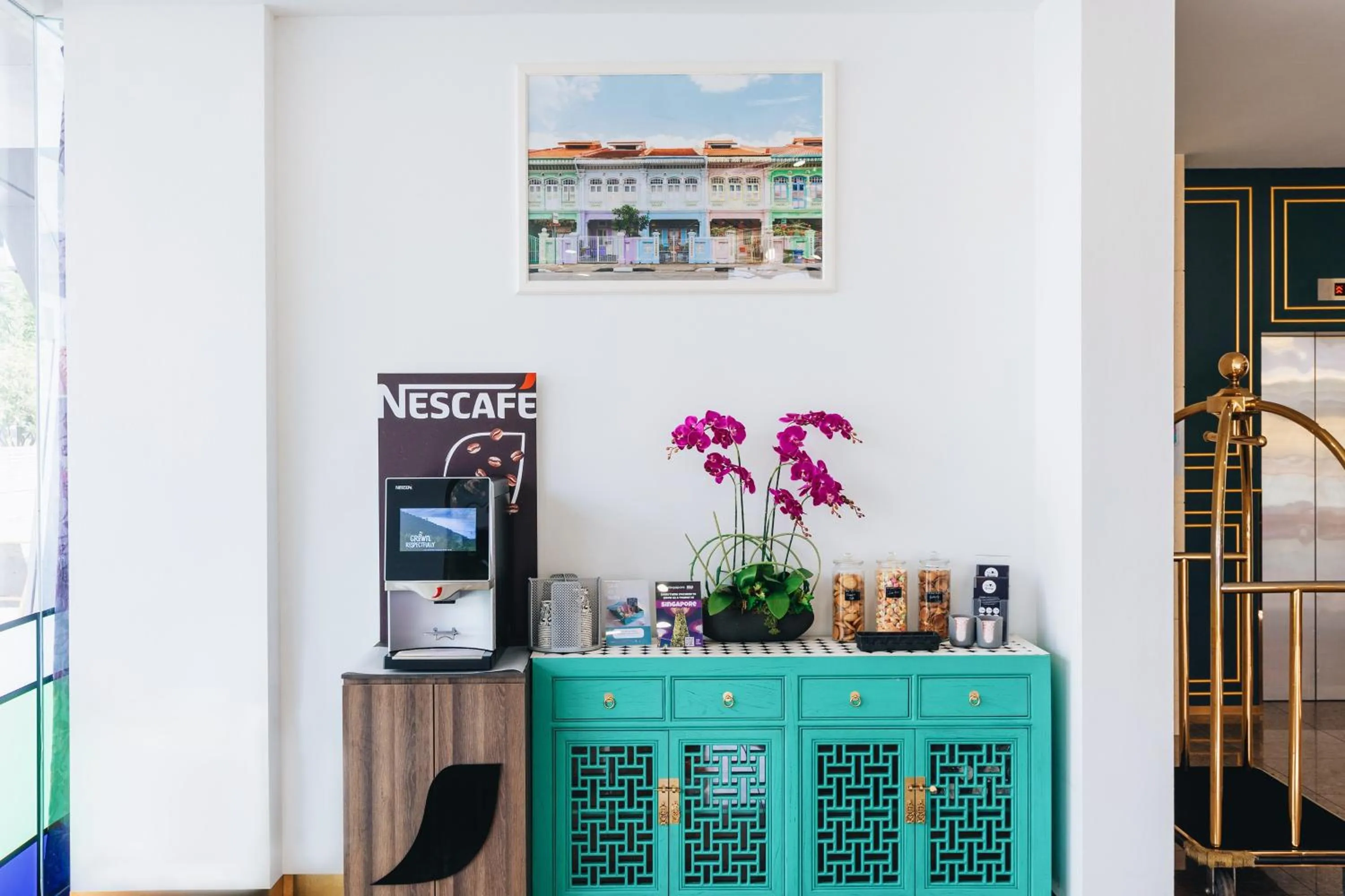 Coffee/tea facilities in Santa Grand Hotel East Coast a NuVe Group Collection