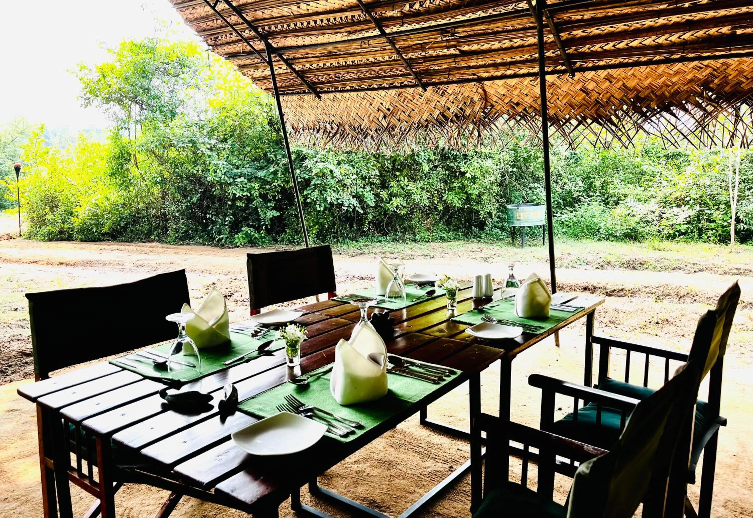Food and drinks in Mahoora Wilpattu - by Eco Team
