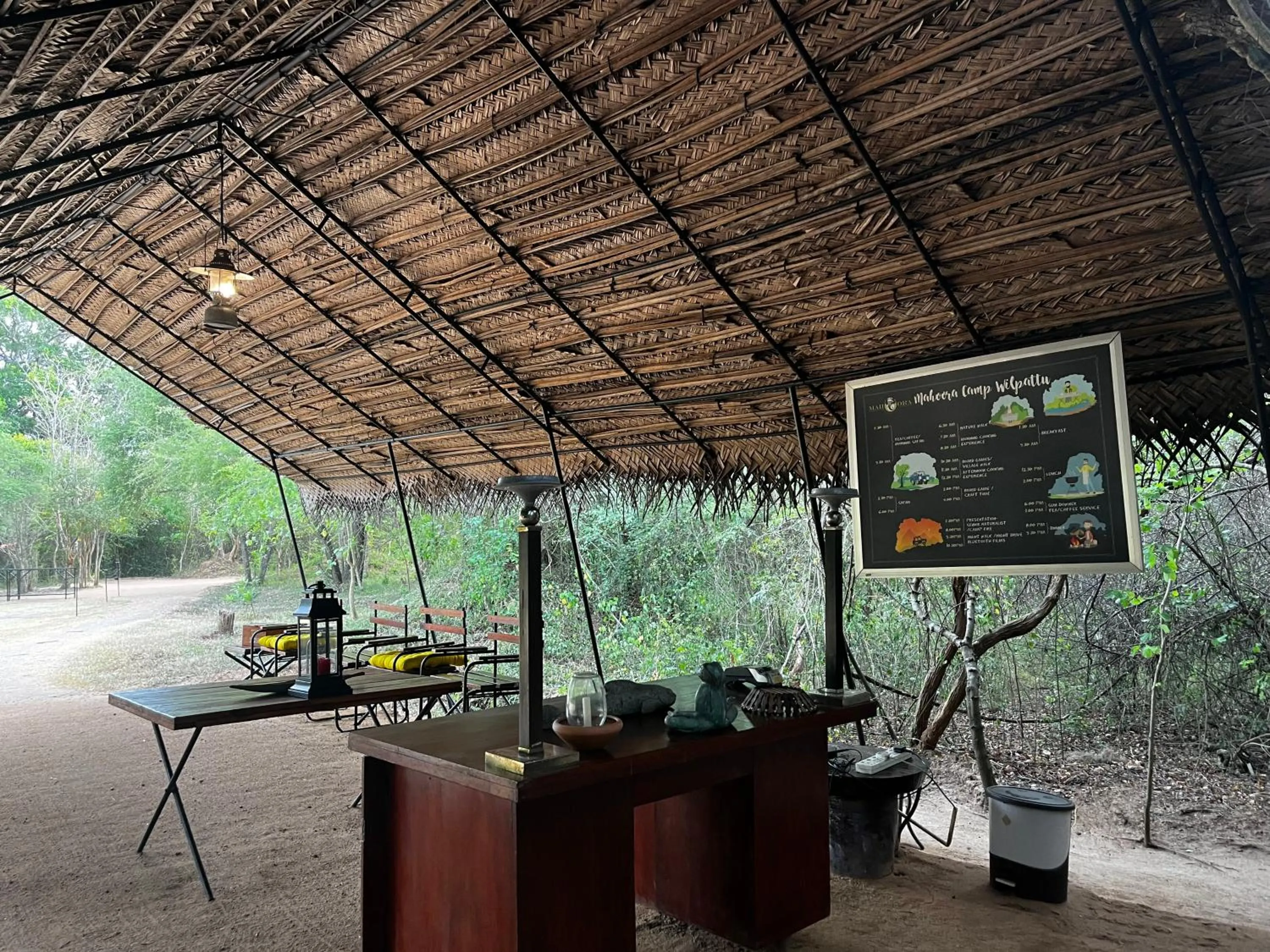 Lobby or reception in Mahoora Wilpattu - by Eco Team