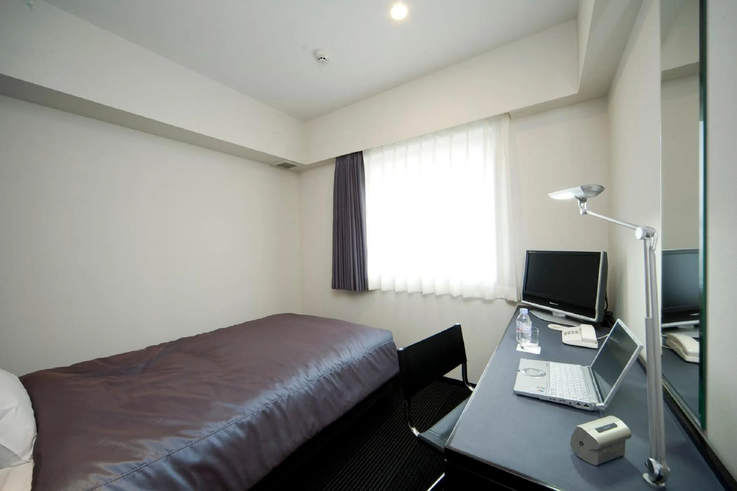 Photo of the whole room, Bed in Hotel Mid In Meguro Ekimae