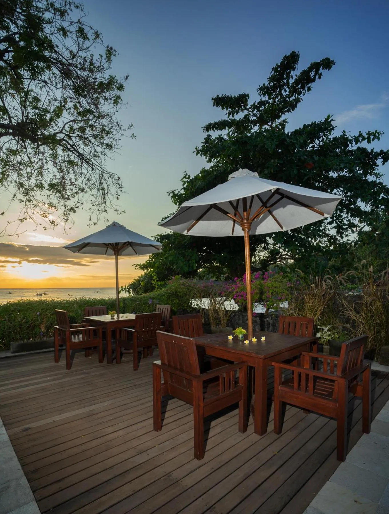 Restaurant/places to eat in Mimpi Resort Tulamben