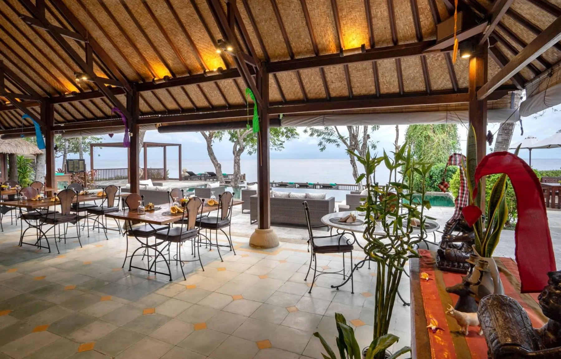 Restaurant/places to eat in Mimpi Resort Tulamben