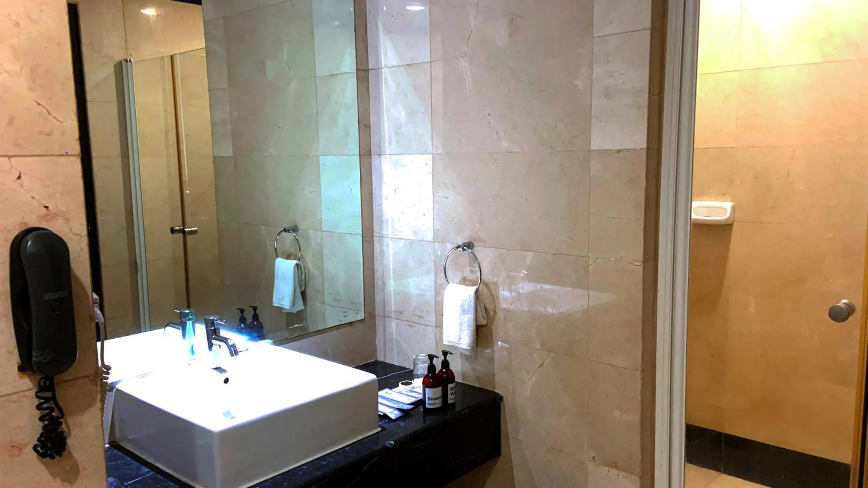 Bathroom in Grand Jatra Hotel Pekanbaru