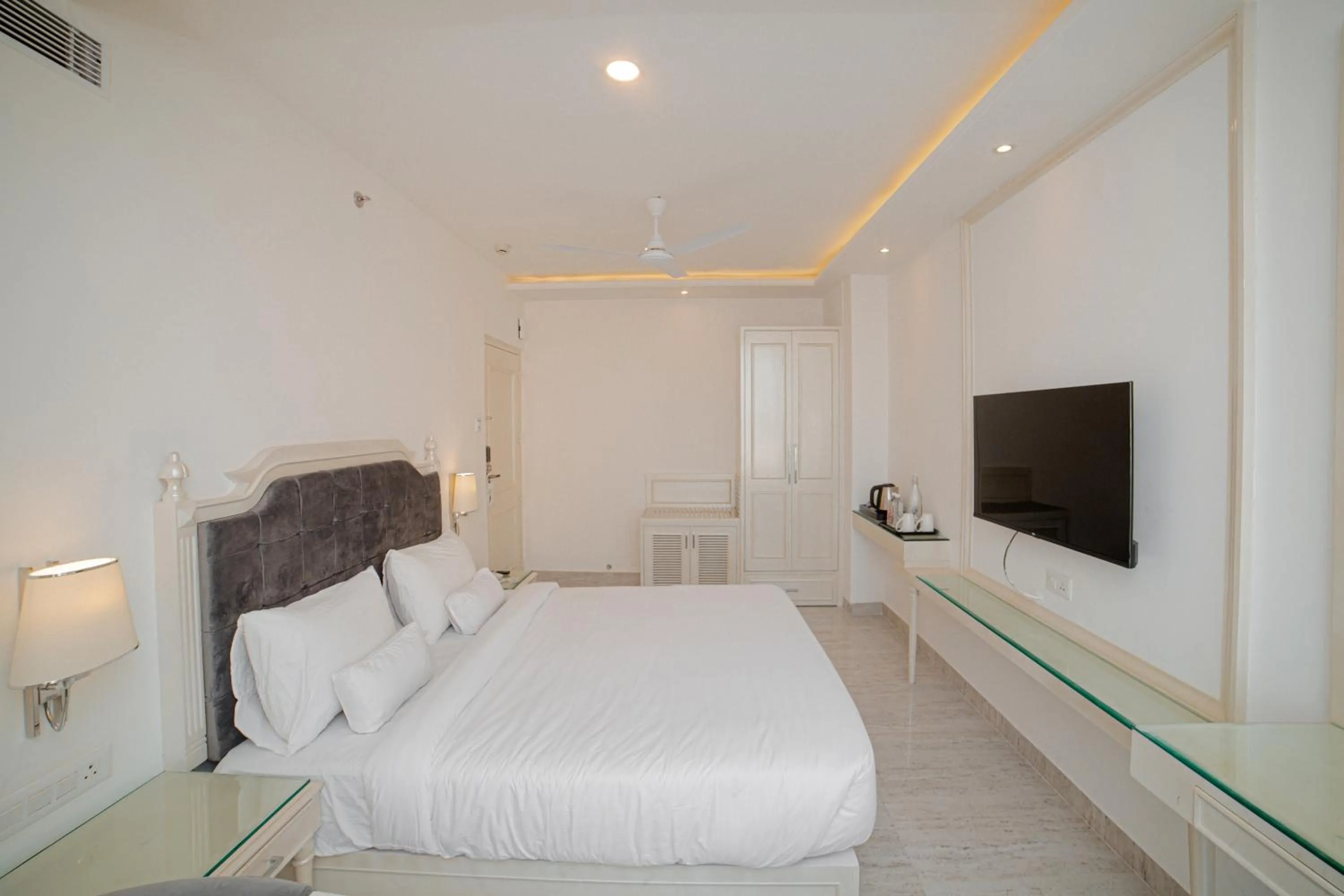 Bedroom, Bed in Pearl Courtyard