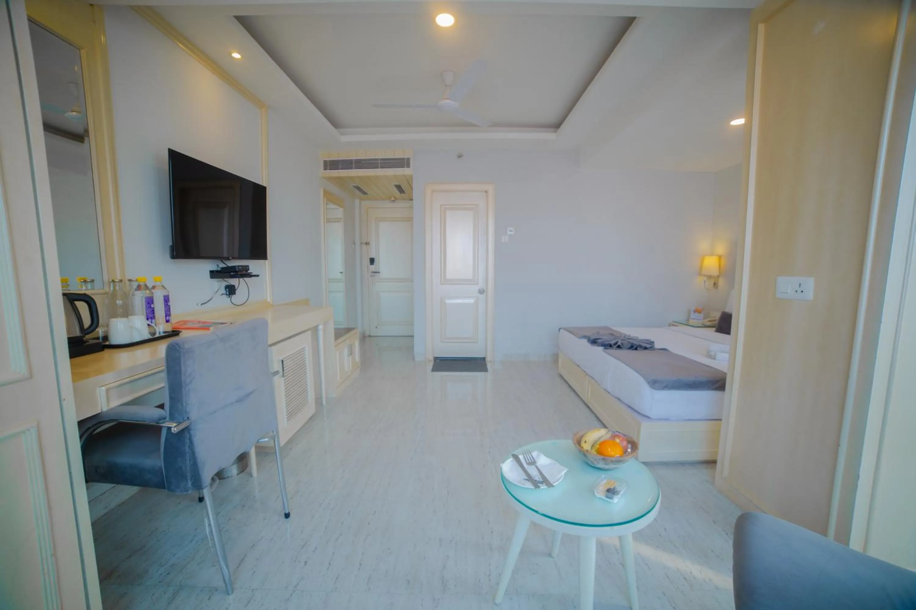 Bedroom, Bed in Pearl Courtyard