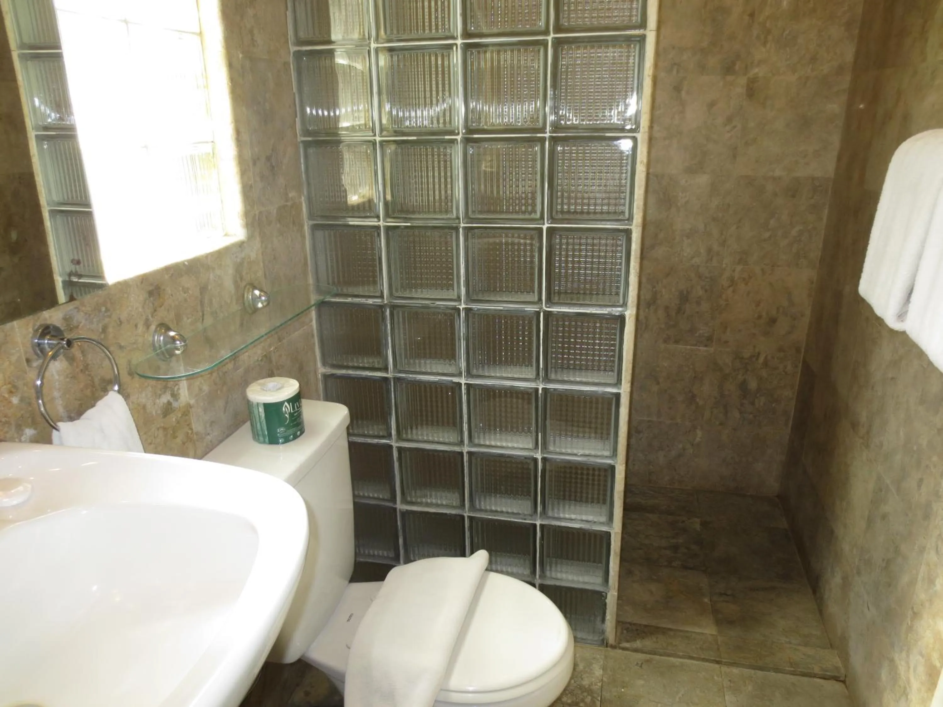 Shower in Bali Court Hotel & Apartment