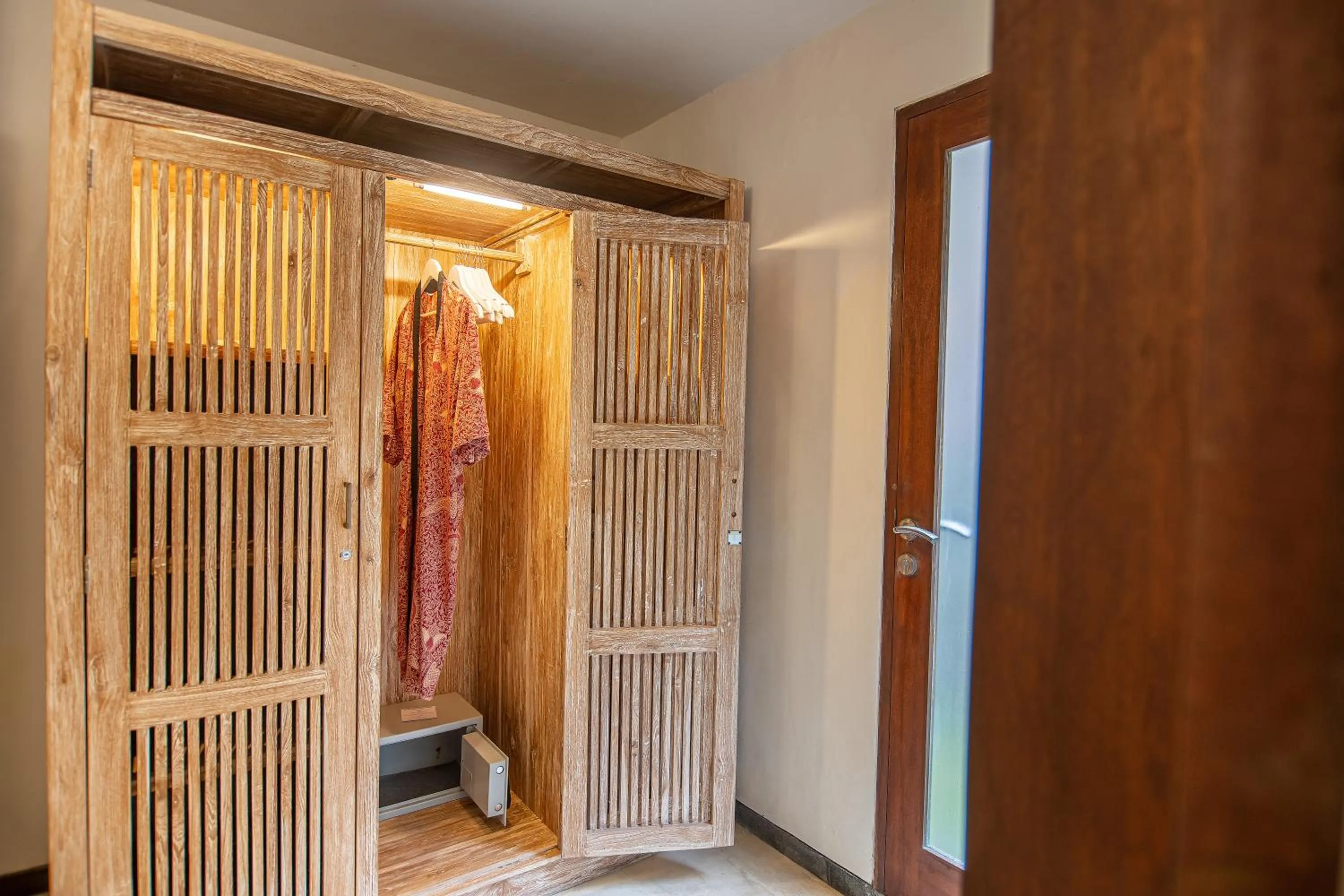 wardrobe in D'Legon Villas