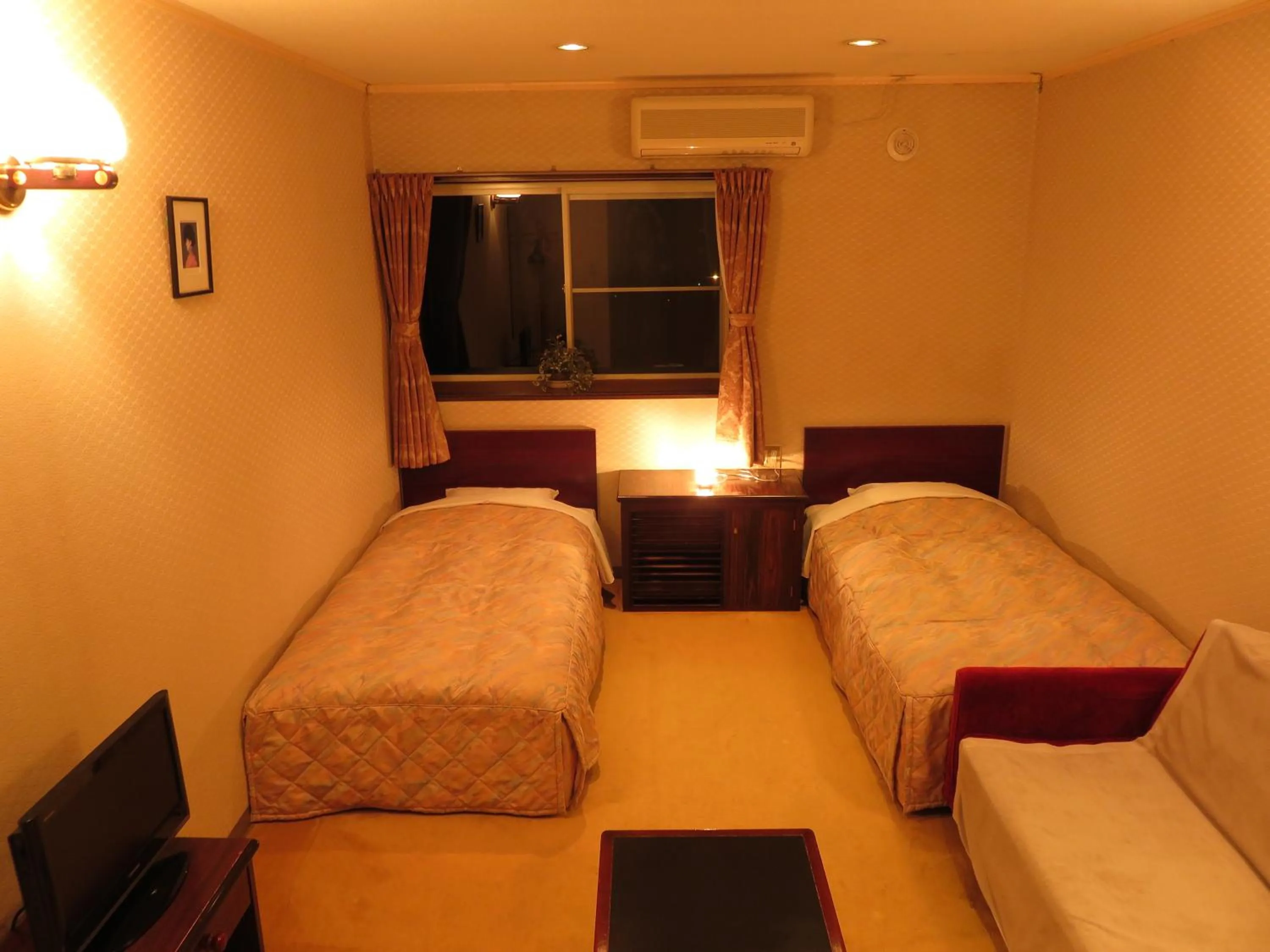 Photo of the whole room, Bed in Nikko Pension L'escale