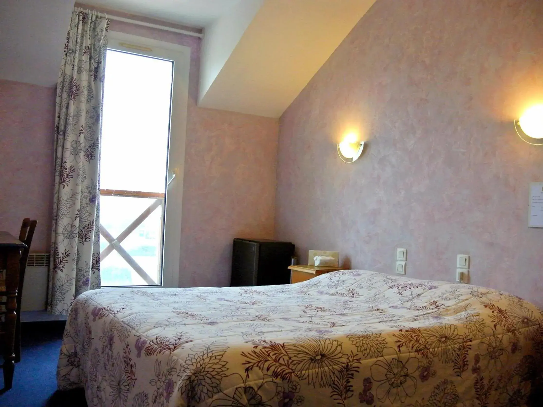 Standard Double Room - single occupancy in Logis Argonne Hôtel Standard Double Room - single occupancy in Logis Argonne Hôtel