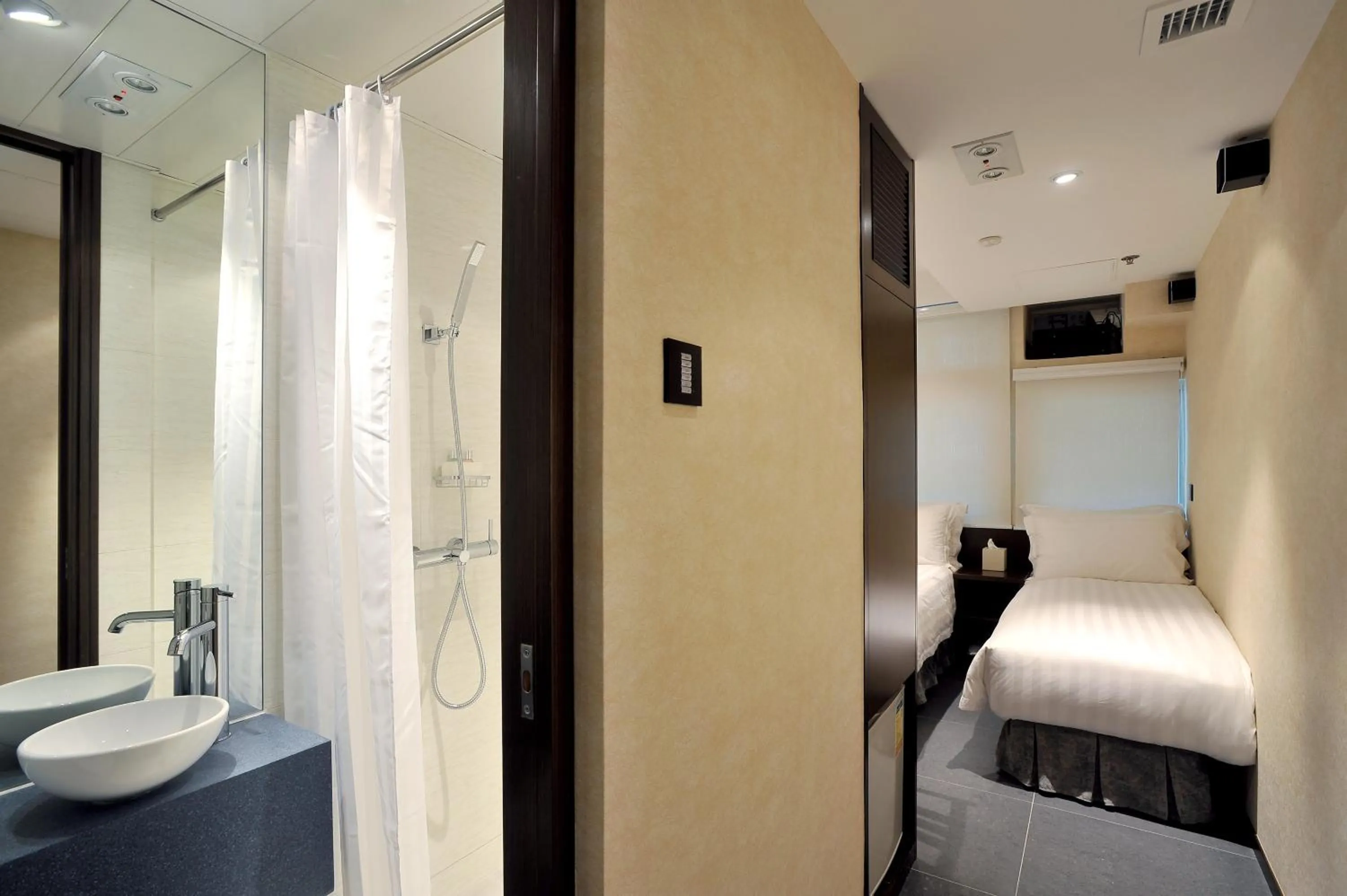 Bedroom, Bed in Mingle With The Star